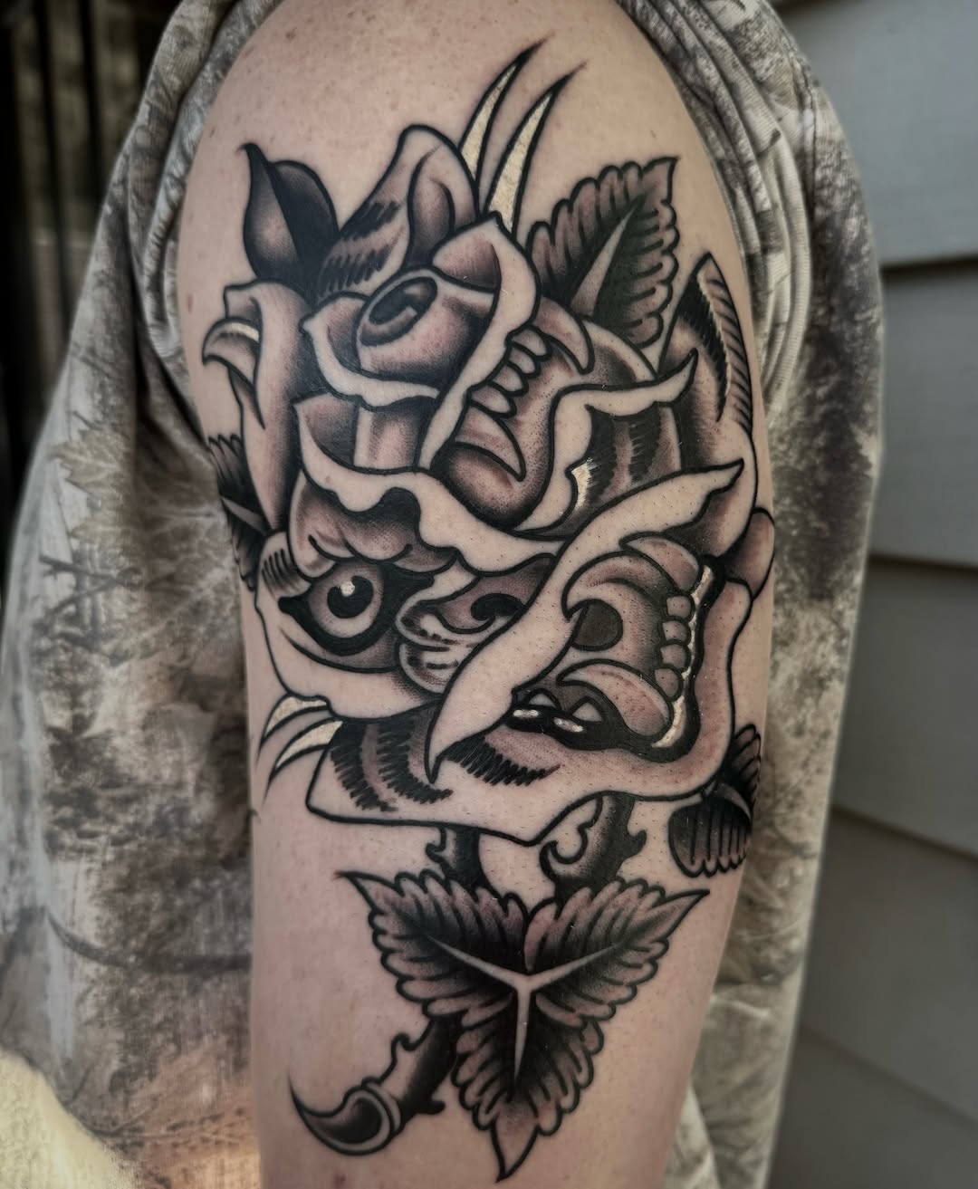 Tattoo by @danielmesenbtt β american_traditional, black_and_grey