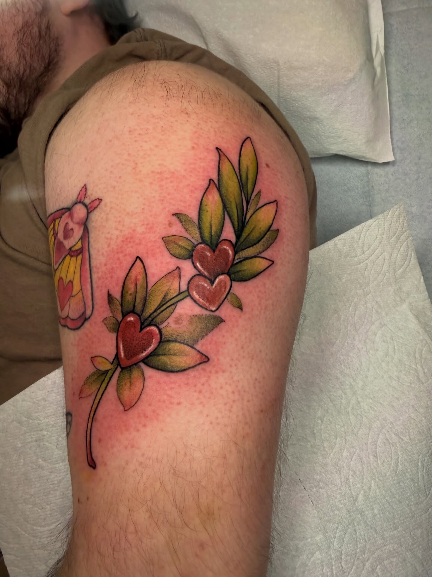 Heart and leaves dotwork tattoo on the shoulder by Maia Papaya Tattoos 🐝 Olympia Tattoo Artist