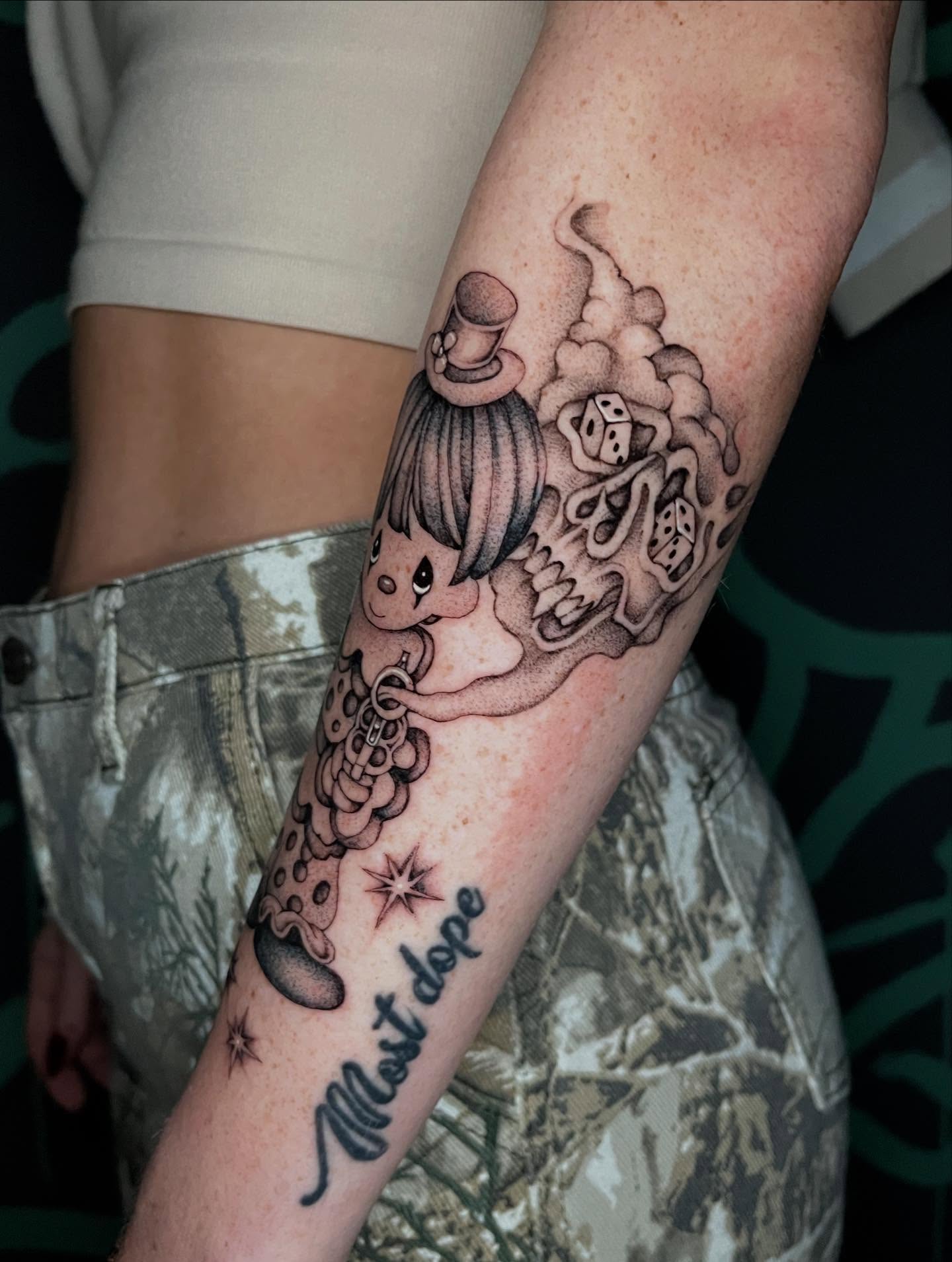 Tattoo by @derosario__ — black_and_grey