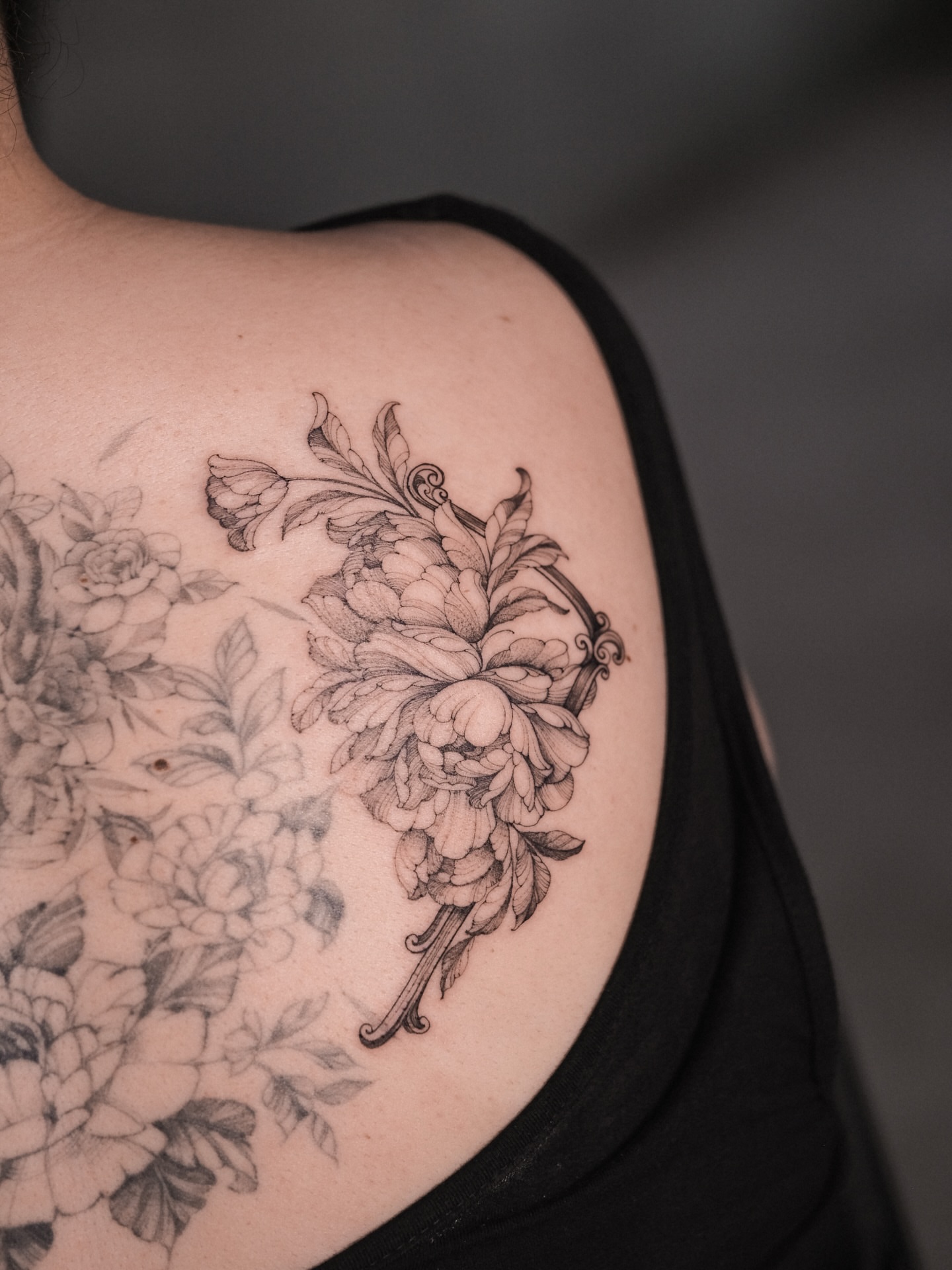 Tattoo by @yuyutattoo — black_and_grey