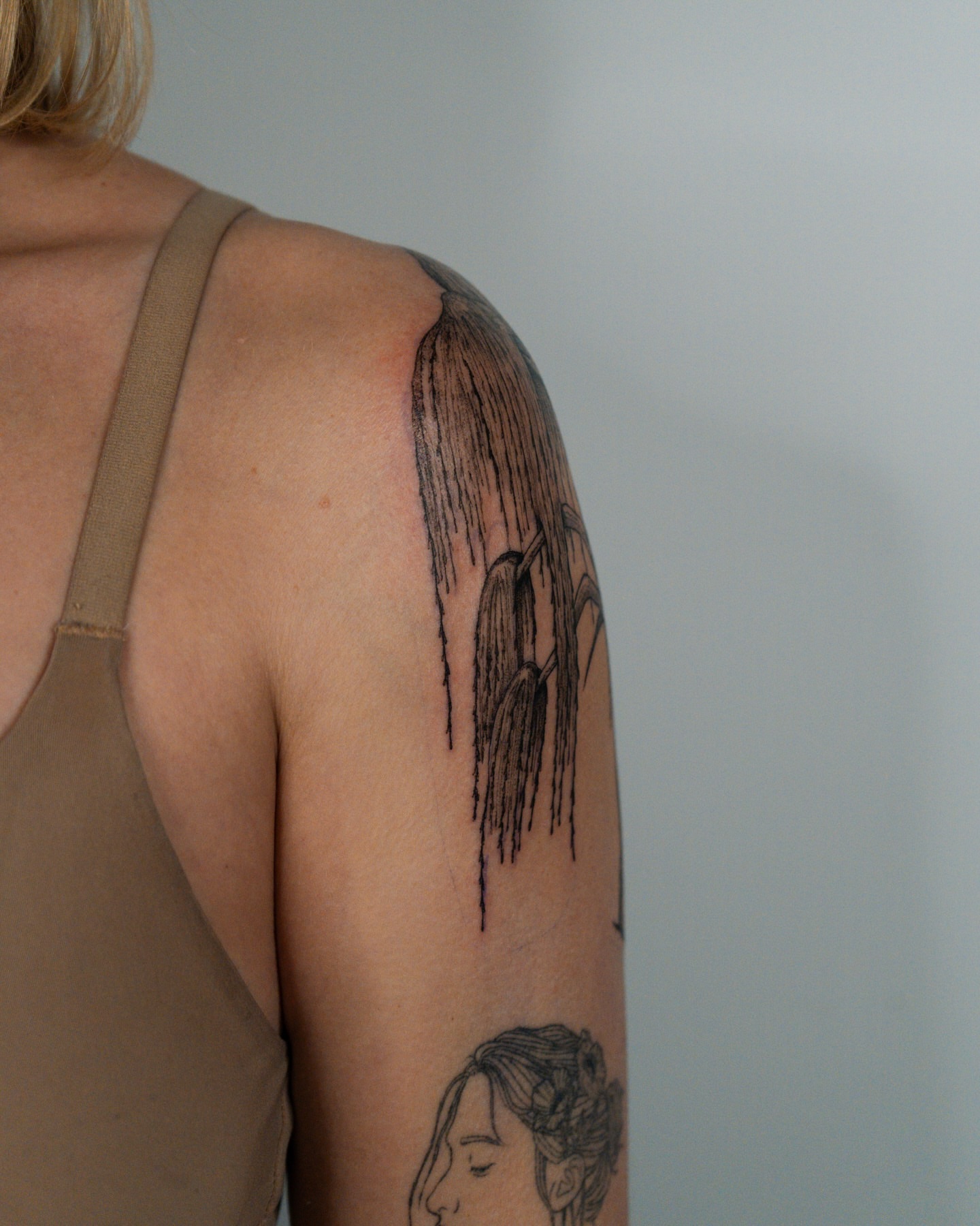 Tattoo by @mikaylasuetattoo — black_and_grey