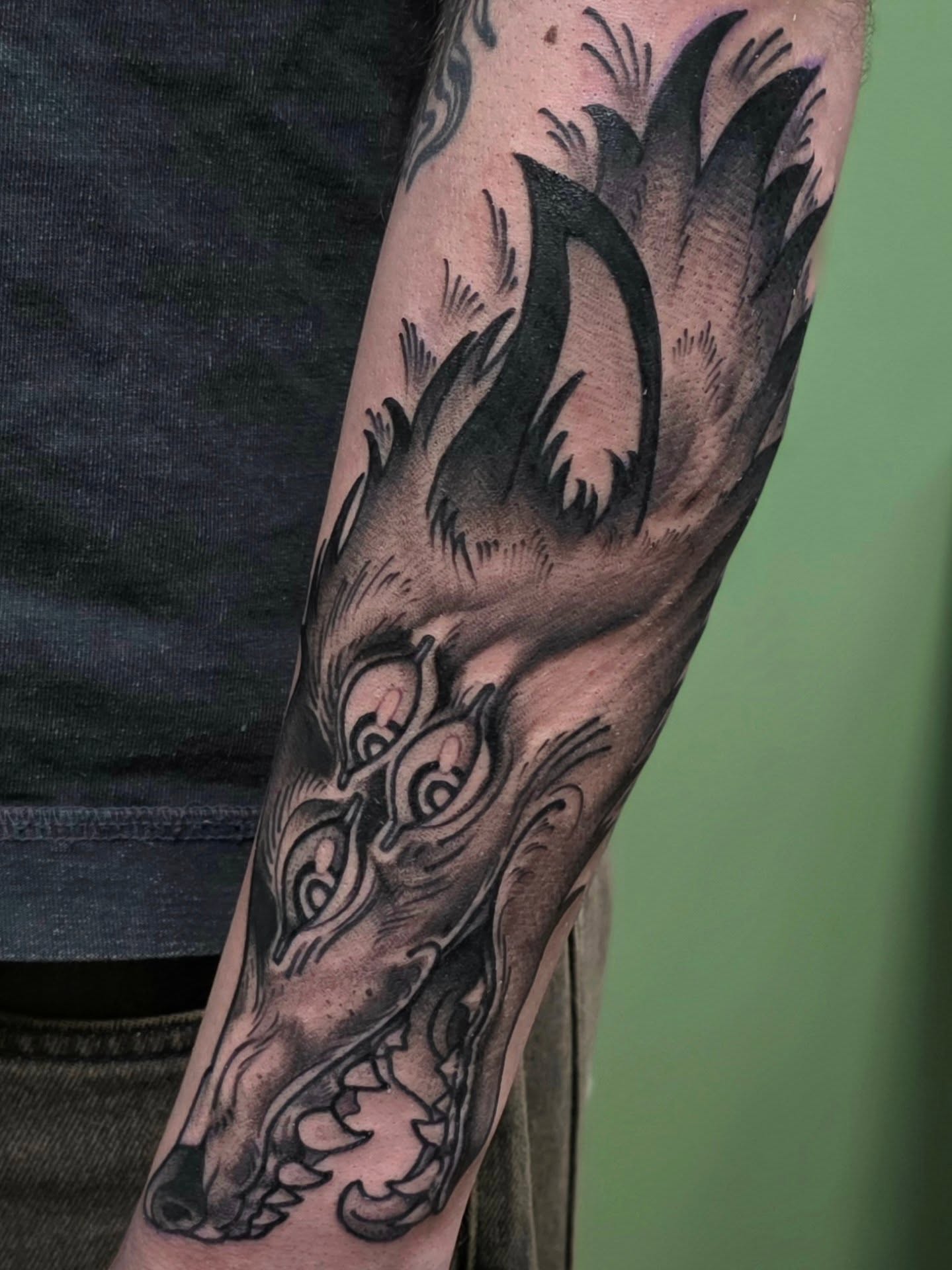 Tattoo by @lizz_zee — black_and_grey