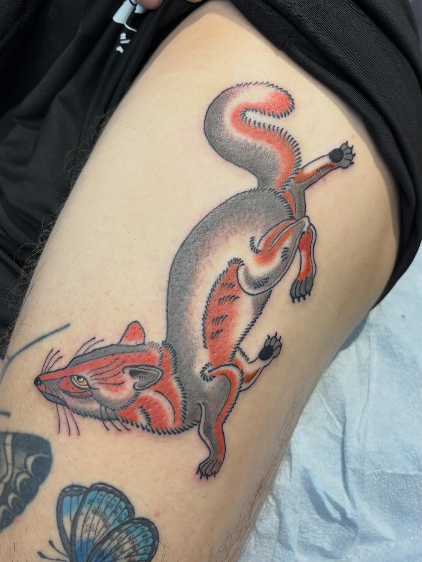 Foxes American traditional tattoo on the thigh by 𝓰𝓲𝓷𝓪 𝓼𝓮𝓻𝓹𝓮𝓷𝓽𝓲𝓷𝓪