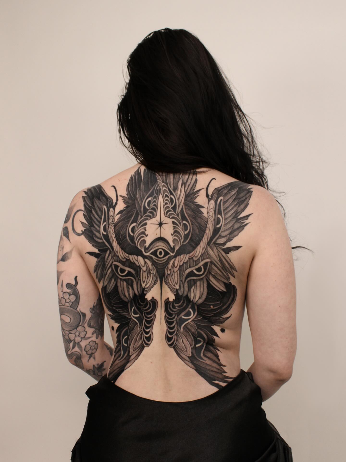 Tattoo by @hethtattoos — black_and_grey, geometric
