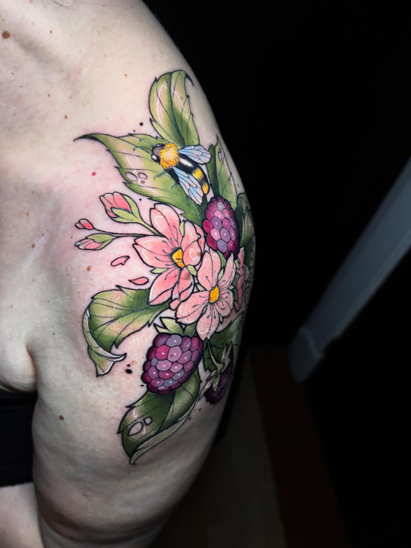 Flower bouquet with bee new school tattoo on the shoulder by Wren Hollow, Portland, Oregon