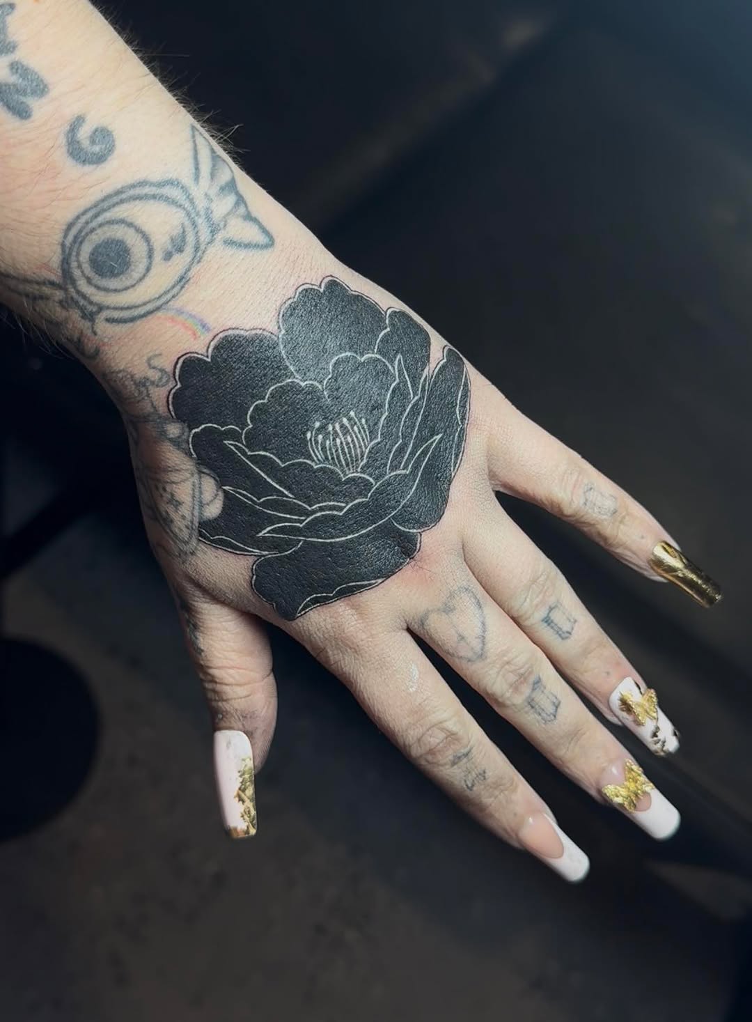 Tattoo by @tats.by.possum — blackwork
