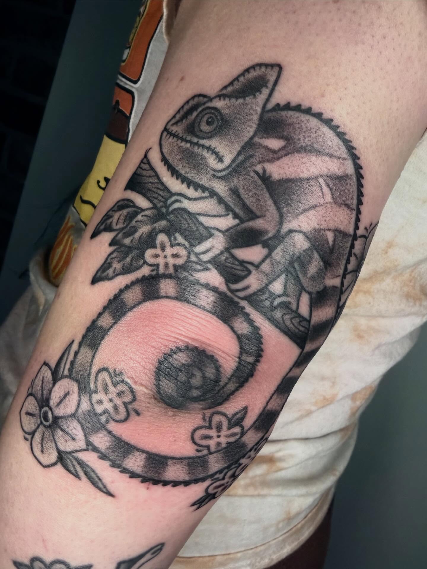 Tattoo by @tattoosbysav — black_and_grey, realism