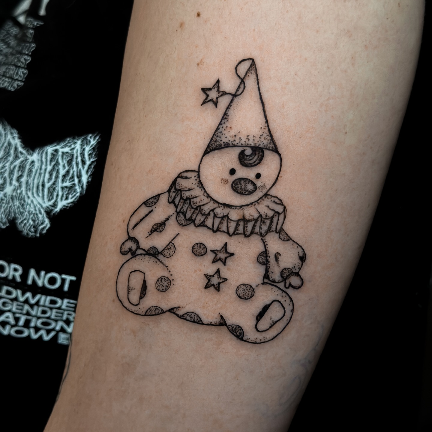 Tattoo by @victoriajaunes — dotwork