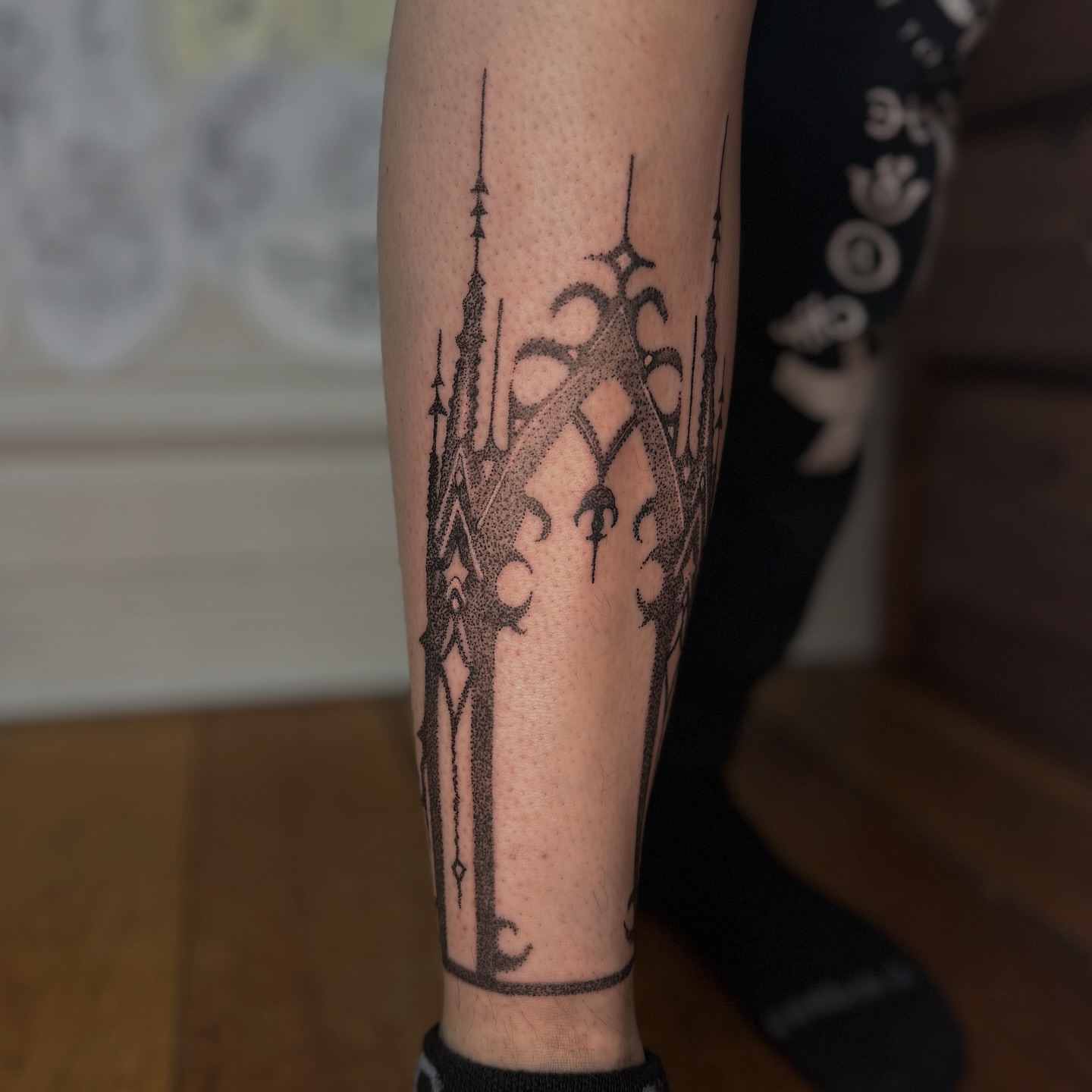 Tattoo by @patutattoo_by_e — dotwork, black_and_grey