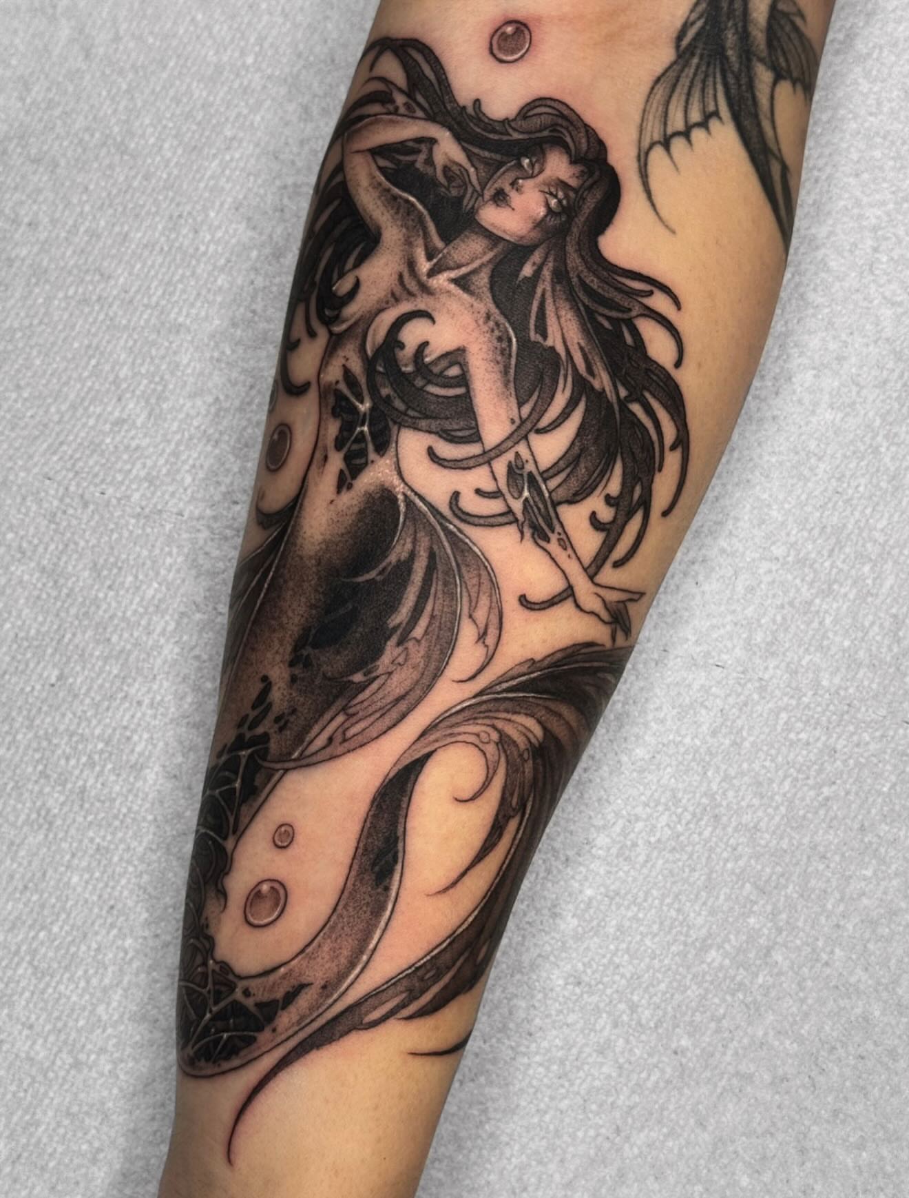 Tattoo by @kaylacancion — black_and_grey