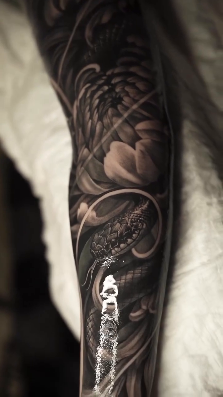 Tattoo by @inkedbydaniela — japanese_irezumi, black_and_grey