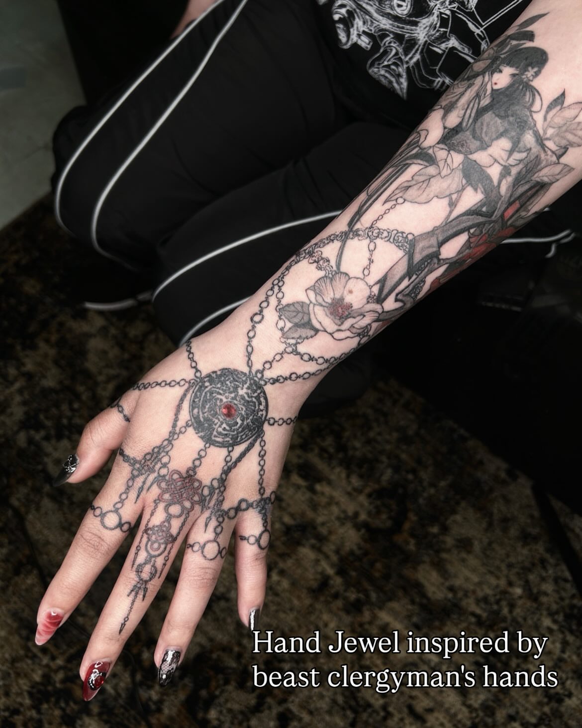 Hand jewel black and grey tattoo on the hand by ๐๐ฆ๐ฐ๐ฆ๐