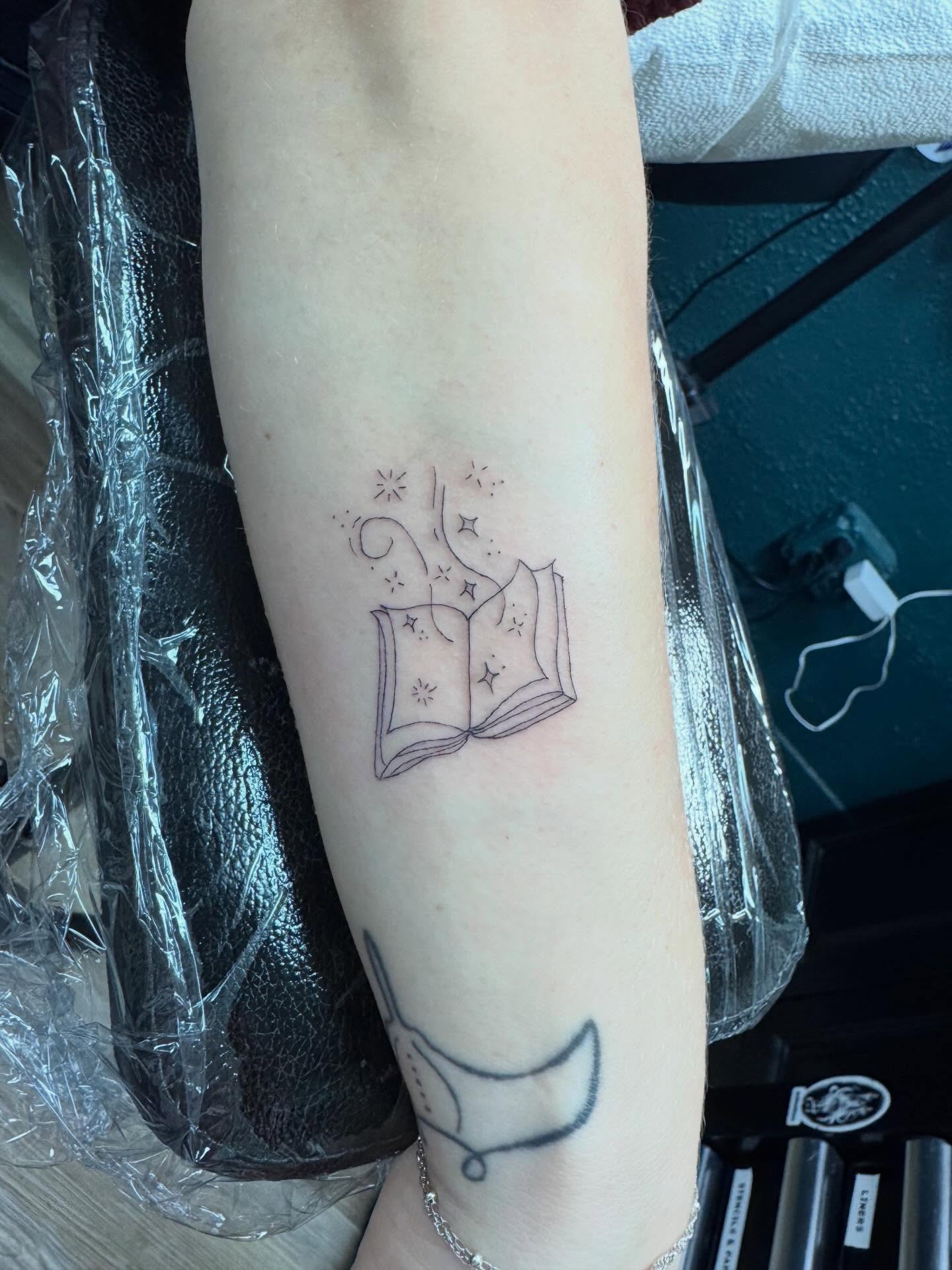 Tattoo by @savageshenise β fine_line