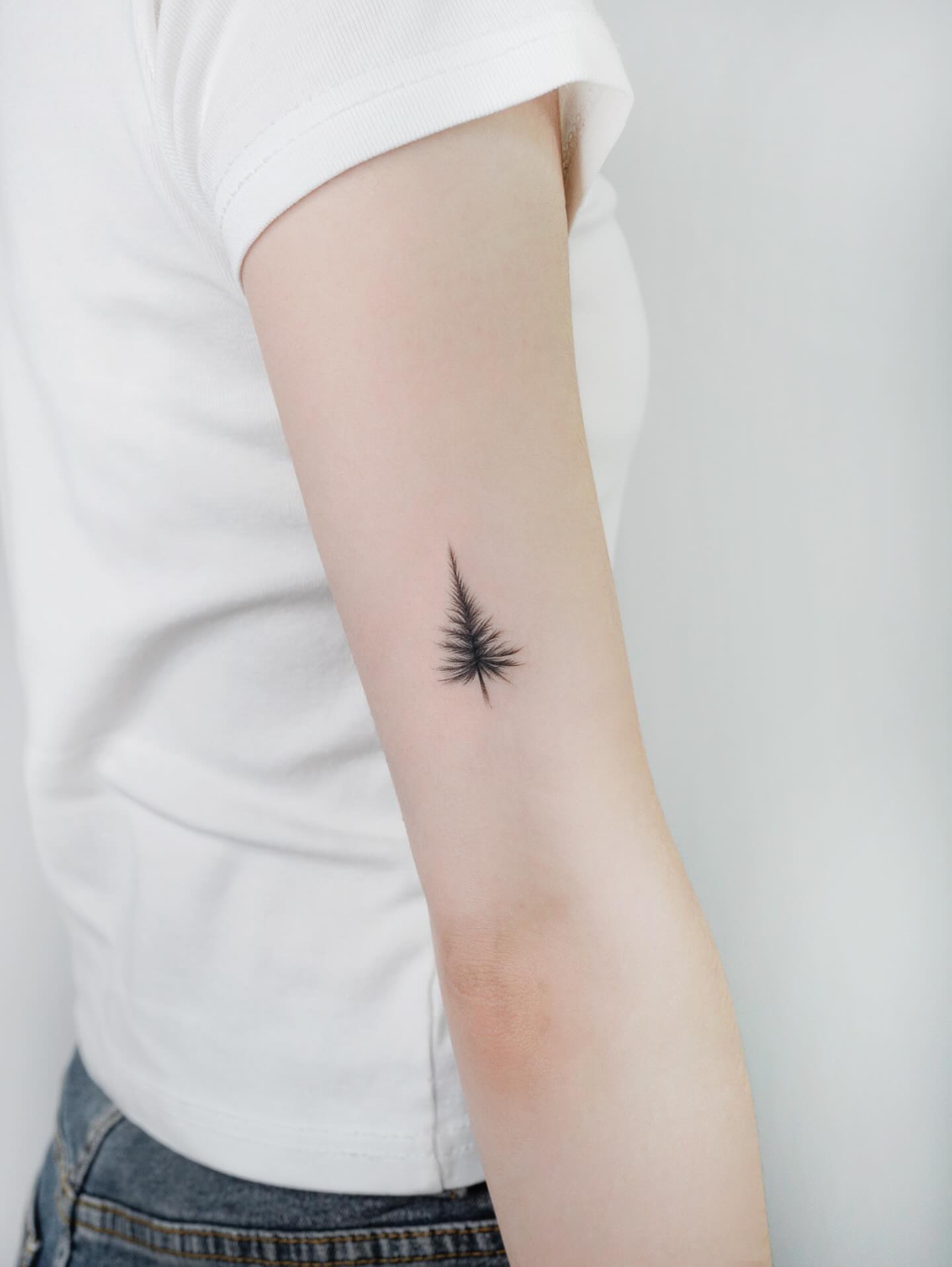 Tattoo by @tattooist_today_do — minimalist