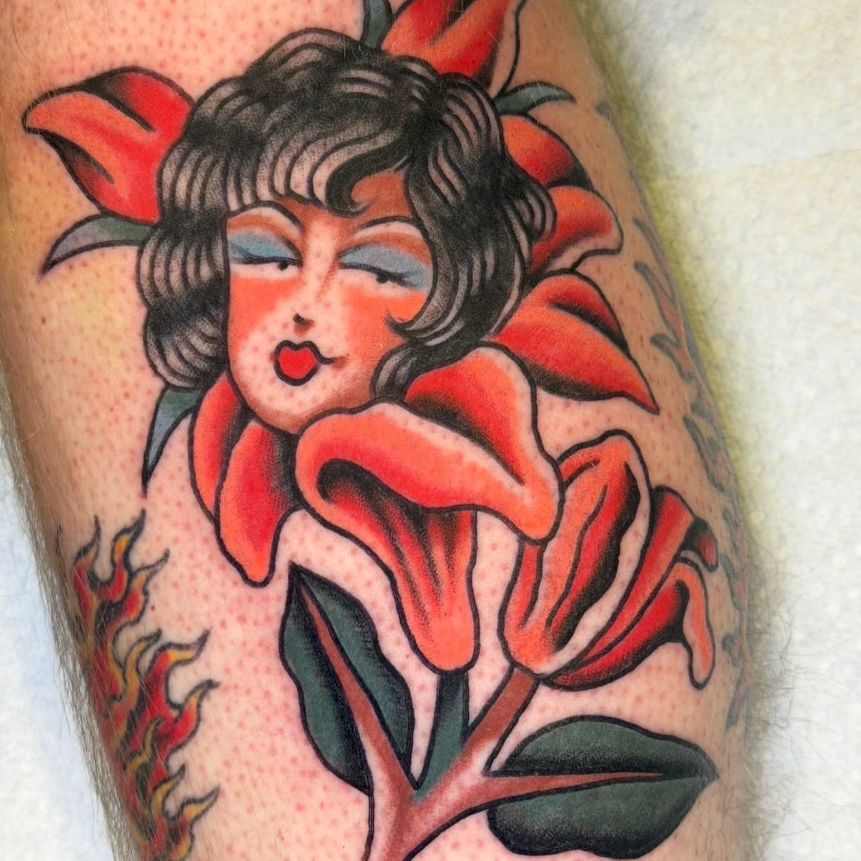 Woman with flowers American traditional tattoo on the forearm by ๐
๐ฆ๐๐ซ๐ ๐ ๐๐ข๐ฉ๐ฆ๐ ๐ฆ๐ ๐๐๐ฏ๐ฆ๐