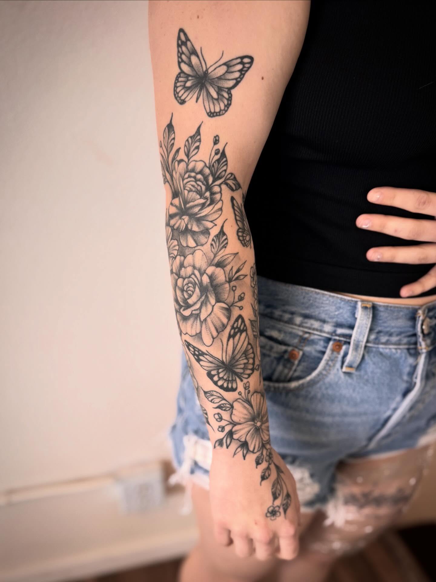 Tattoo by @jabbeytattoo — black_and_grey
