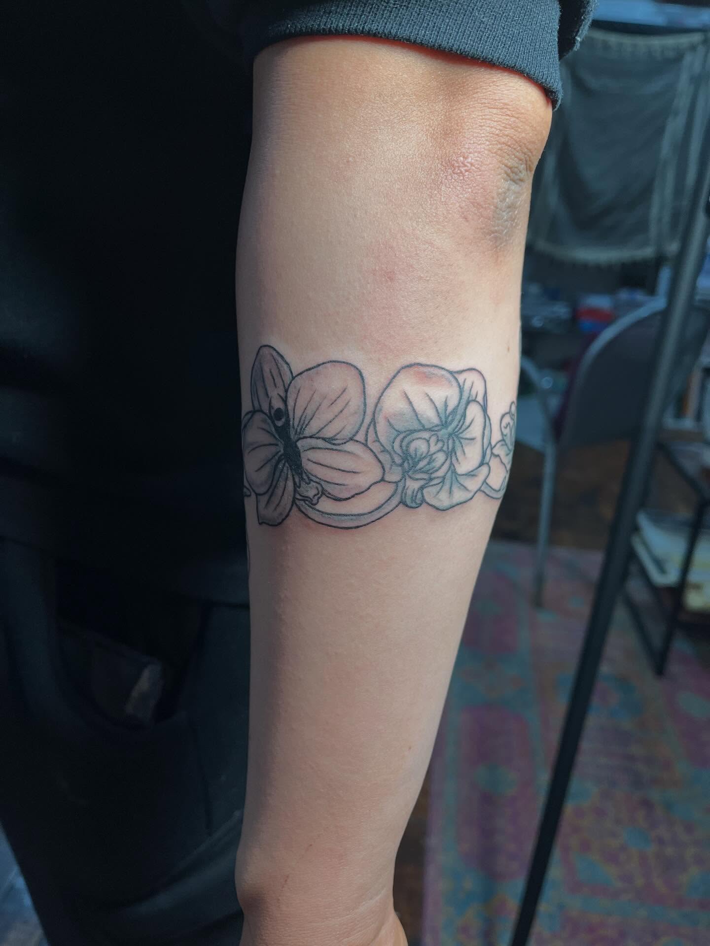 Tattoo by @lilbull.tatts — black_and_grey