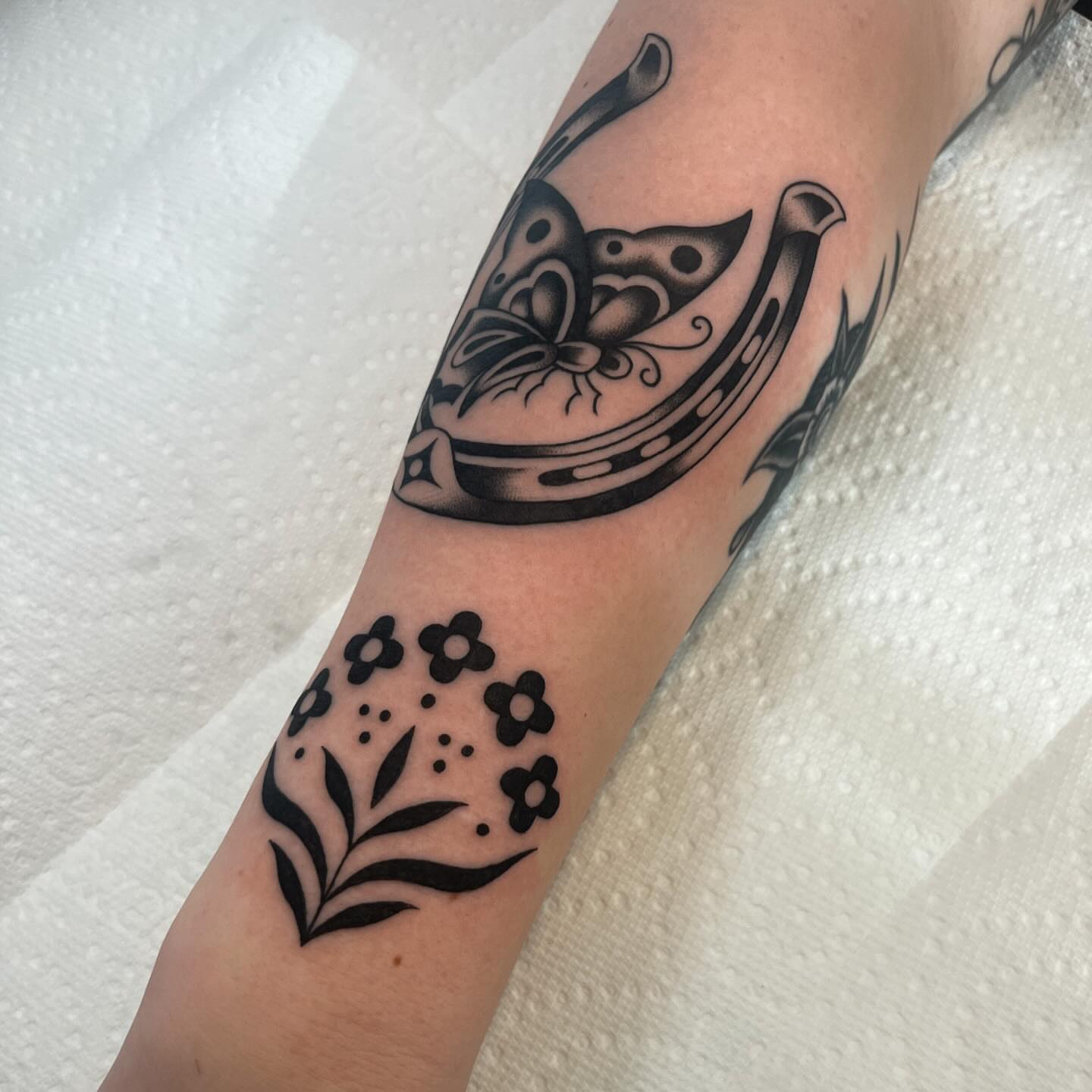 Tattoo by @ninarosatattoo — black_and_grey