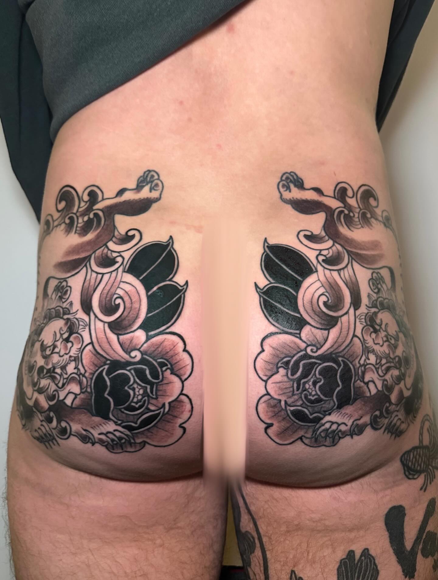 Floral and mythical creature japanese irezumi tattoo on the thigh by Nia Malone (Knee-Uh)
