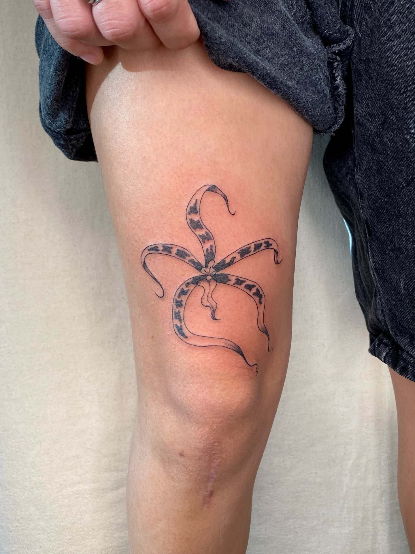 Tattoo by @sashinkatattoo β black_and_grey