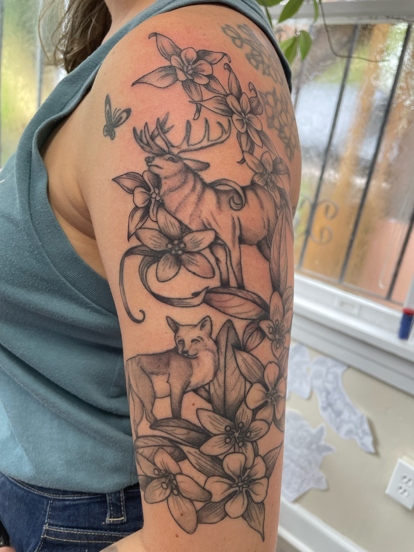 Tattoo by @lyndzee_ — black_and_grey, realism