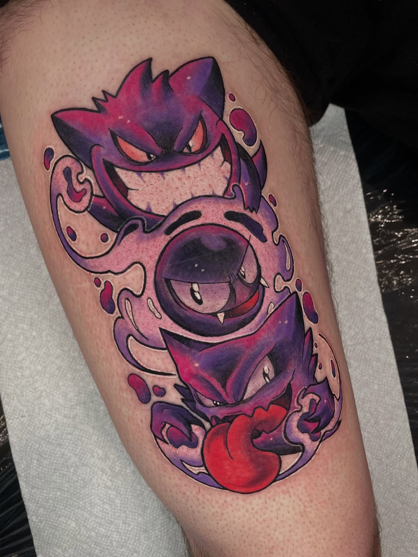 Gengar dotwork tattoo on the thigh by Rigo4k