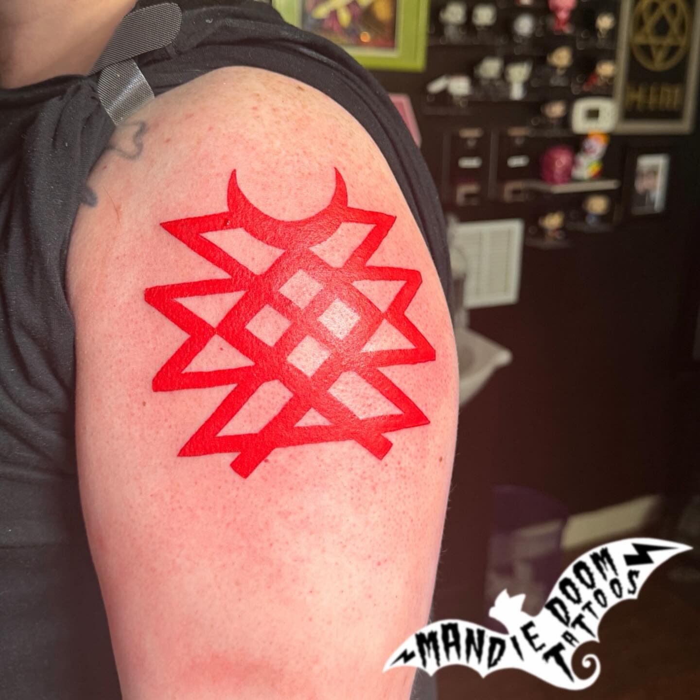 Tattoo by @mandiedoomtattoos — geometric