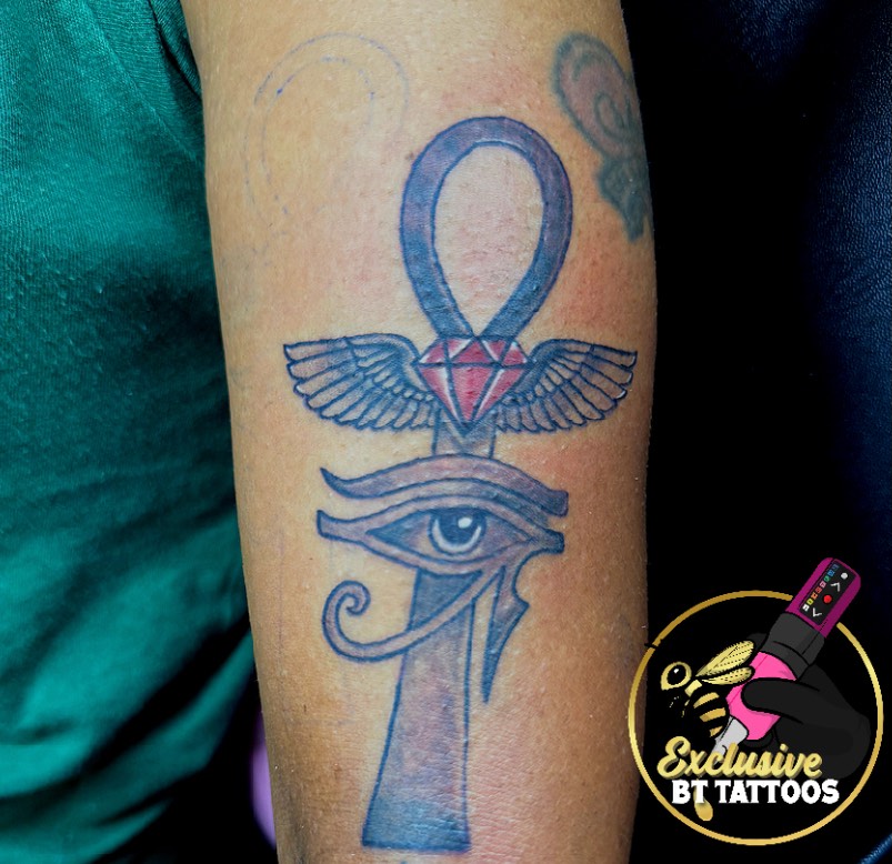 Tattoo on the forearm by @x1u5iv3bttattz