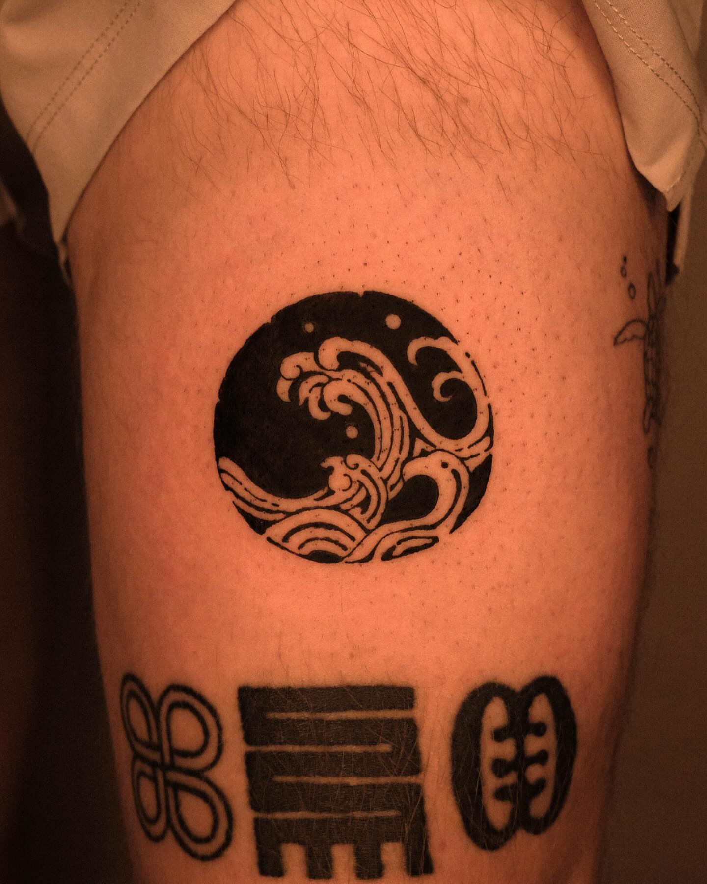 Wave black and grey tattoo on the thigh by ❖ Tomi ❖