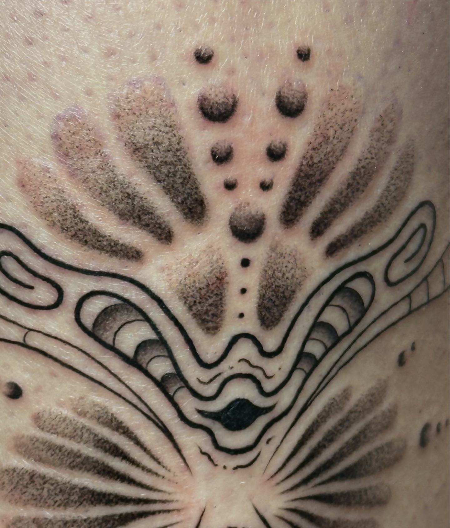Tattoo by @guayabaiqueso — dotwork