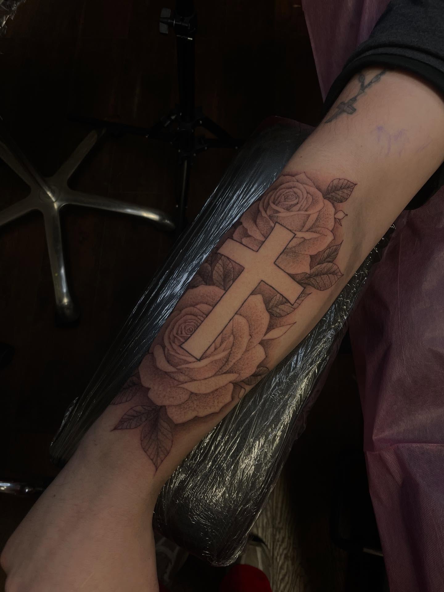 Tattoo by @_sinnertattoos — black_and_grey