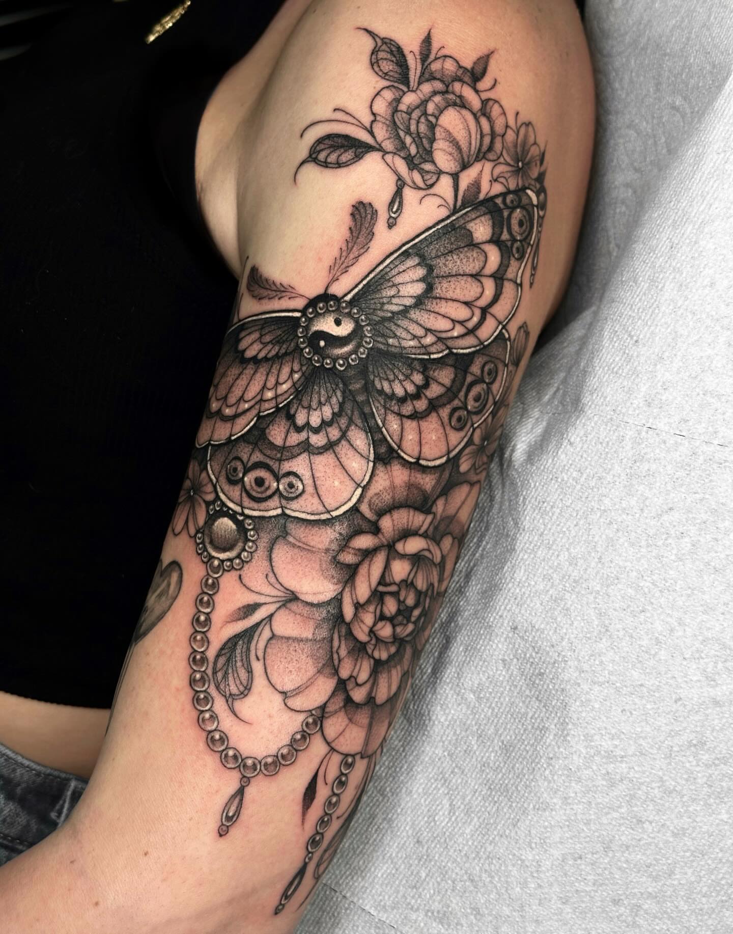 Tattoo by @kaylacancion — black_and_grey, ornamental