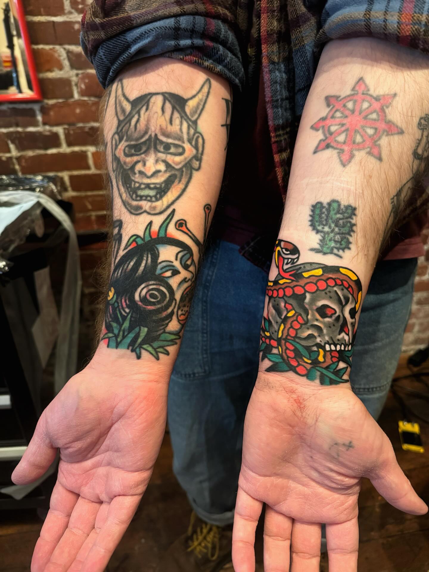 Tattoo by @tat2brain — american_traditional, dotwork