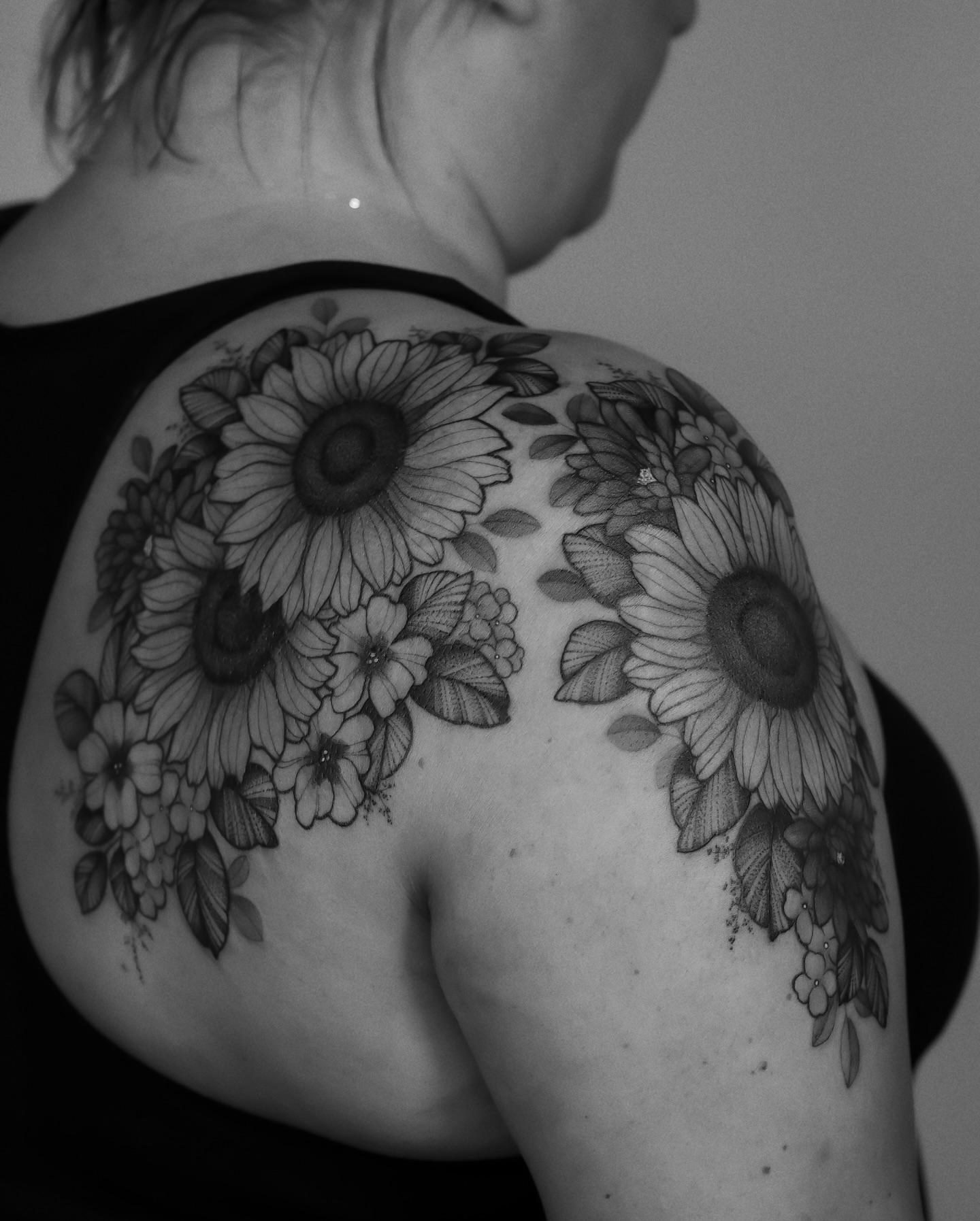 Tattoo by @jennaleeshaaktattoo β black_and_grey