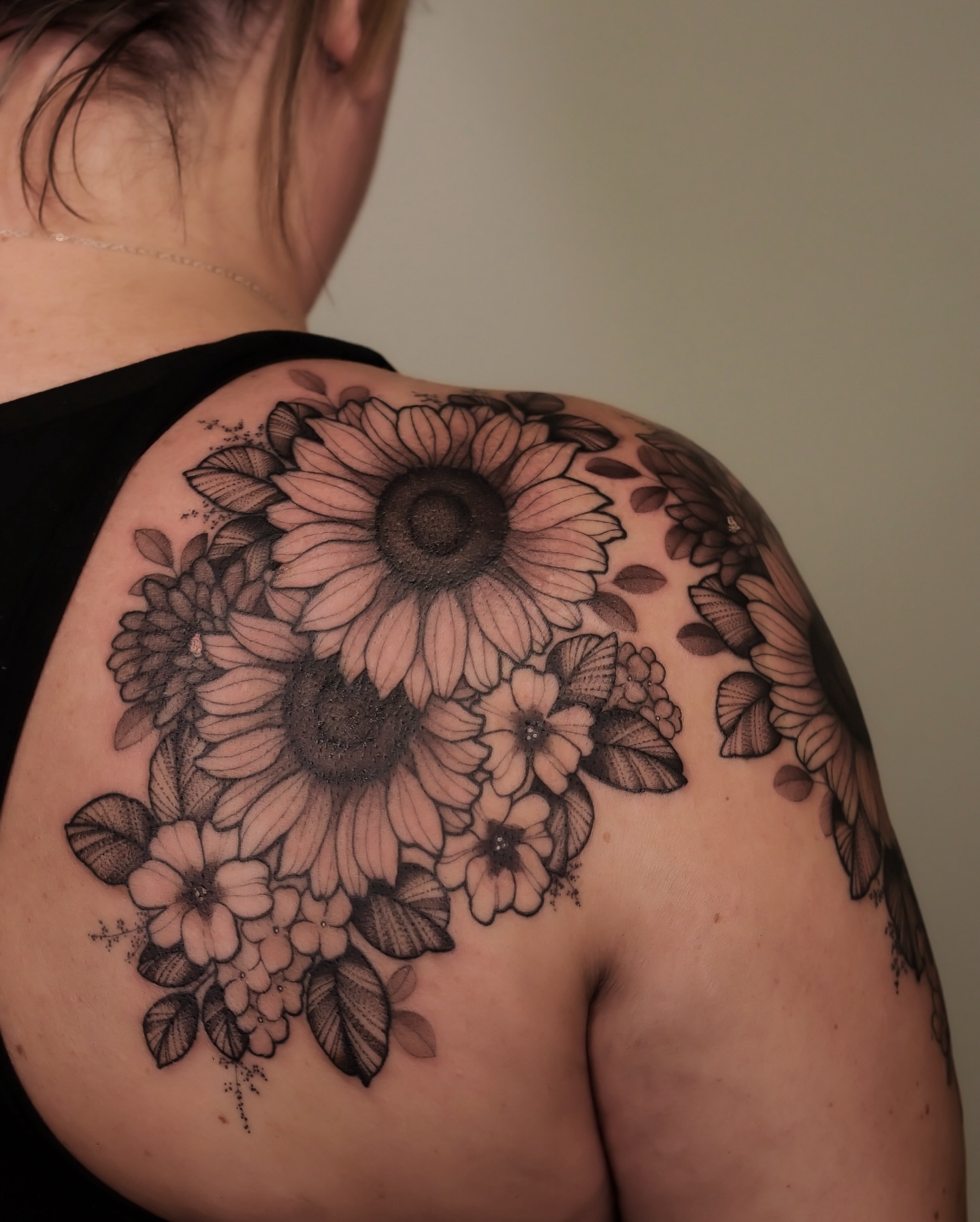 Tattoo by @jennaleeshaaktattoo β black_and_grey