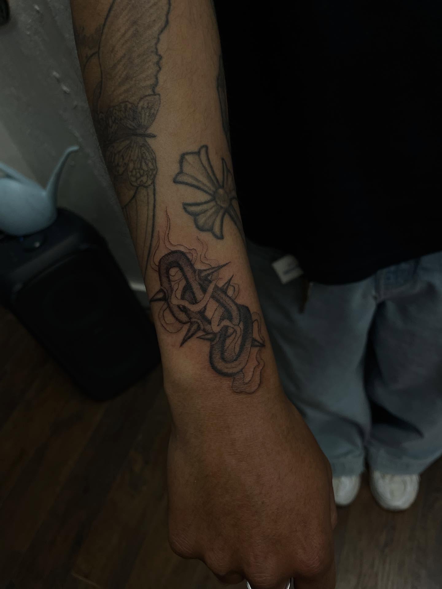 Tattoo by @_sinnertattoos — black_and_grey