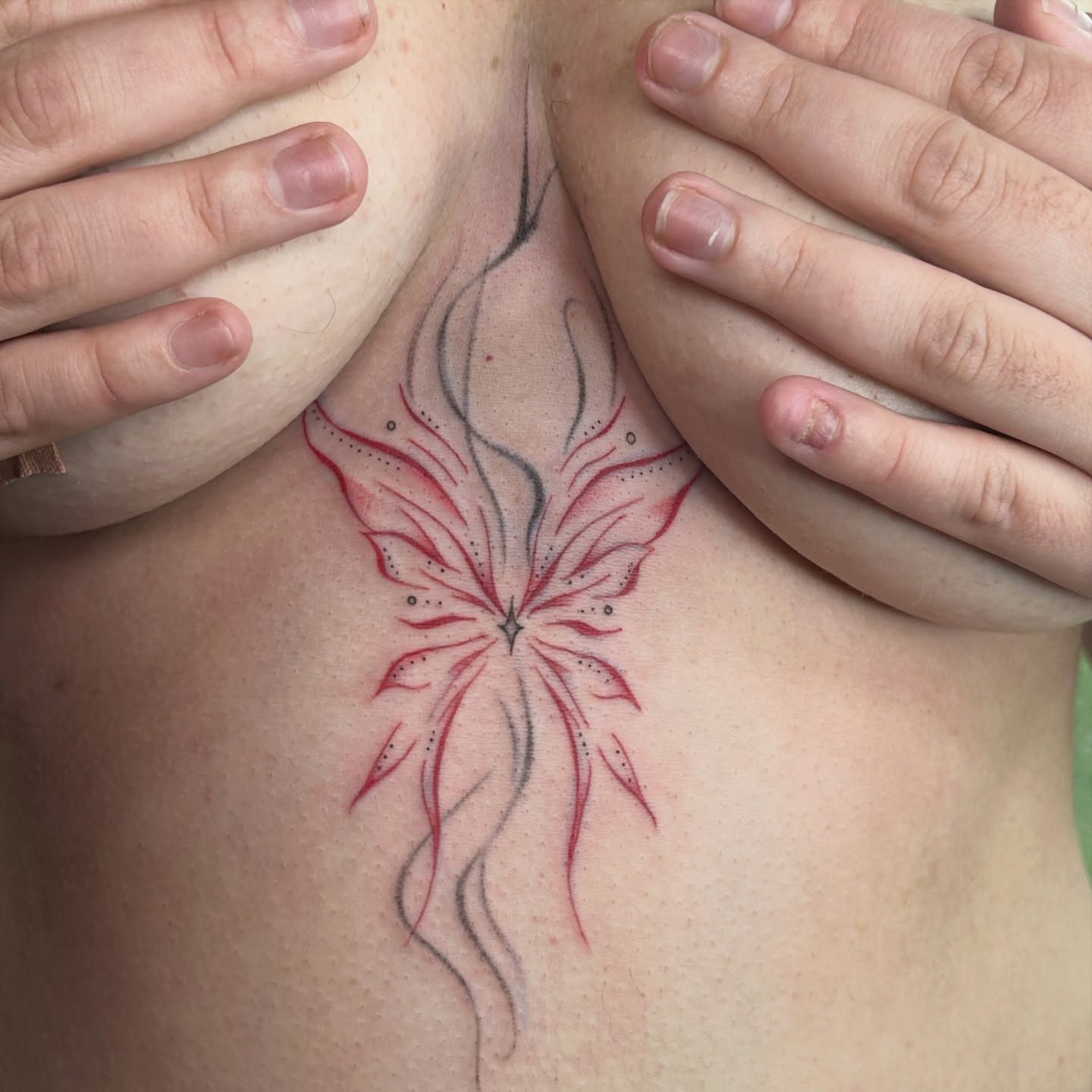 Abstract flower dotwork tattoo on the back by @tattoosbyskyeee