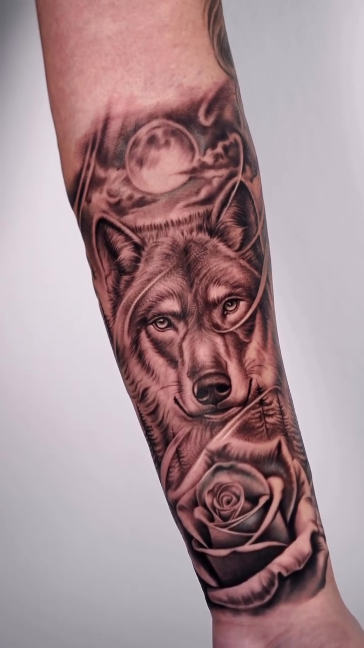 Wolf and roses realism tattoo by Brayan Batista - Tattoo Artist