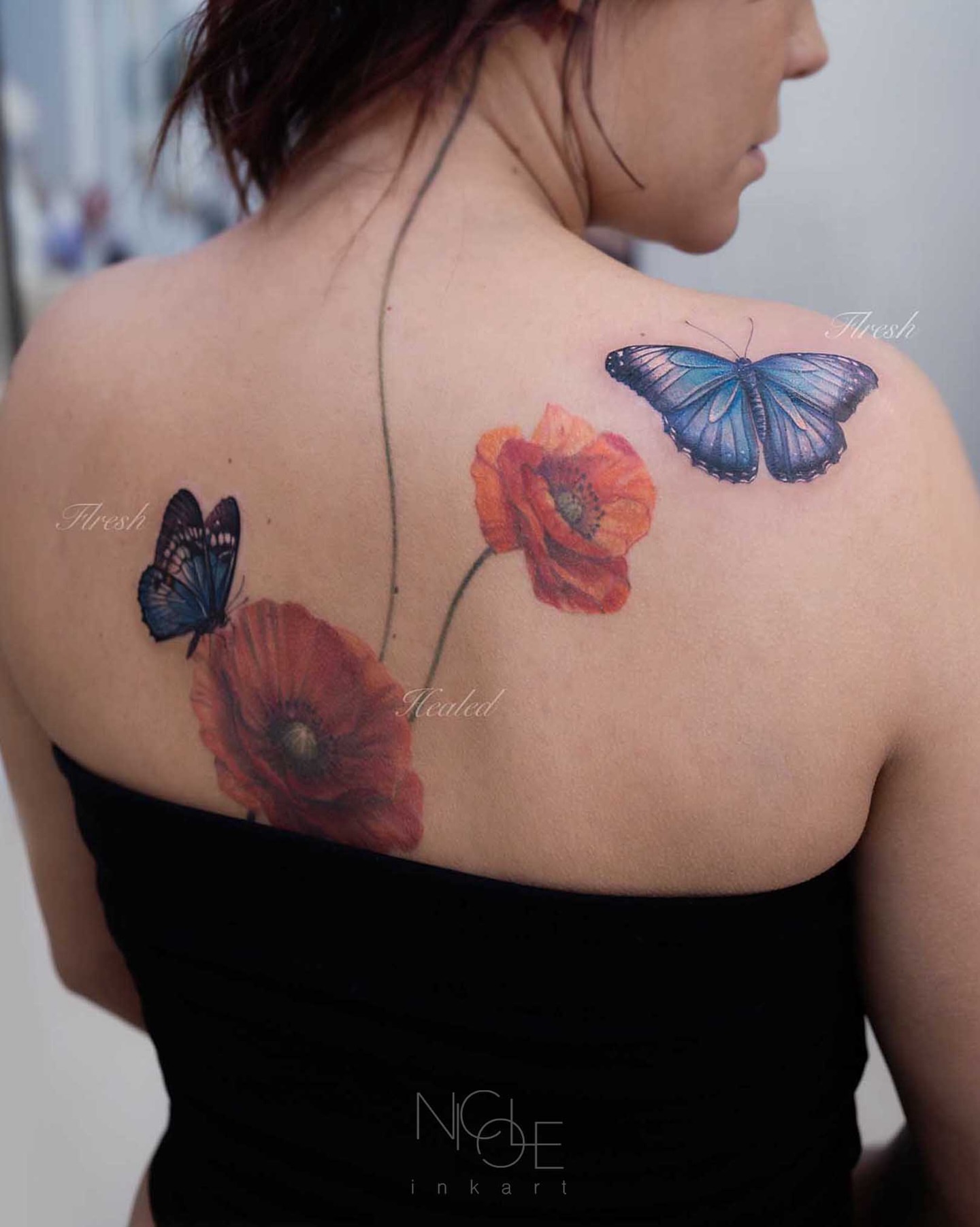 Poppy and butterfly realism tattoo on the back by 𝐍𝐈𝐂𝐎𝐋𝐄 𝐋