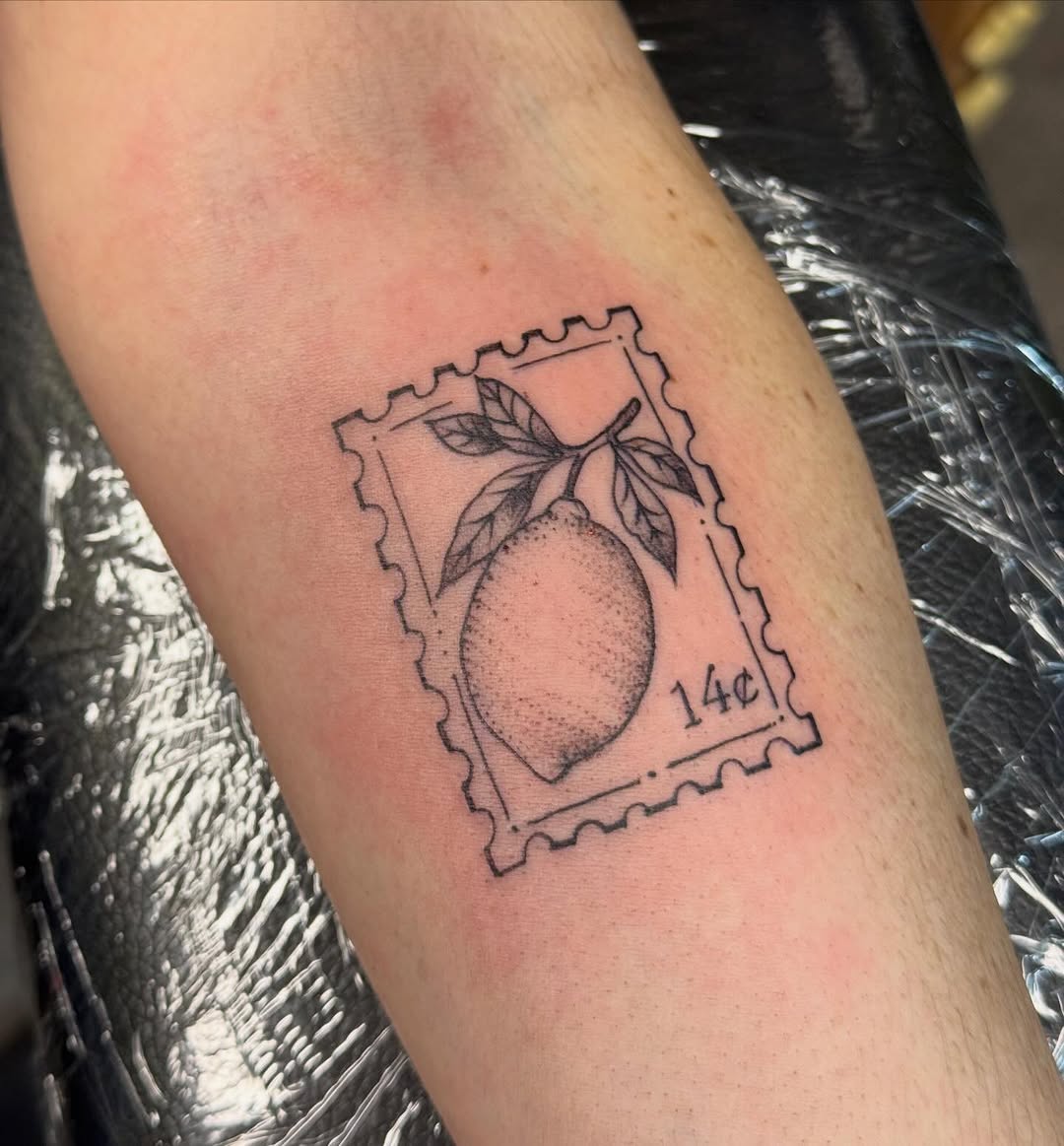 Tattoo by @realrecognizesreal โ fine_line, dotwork