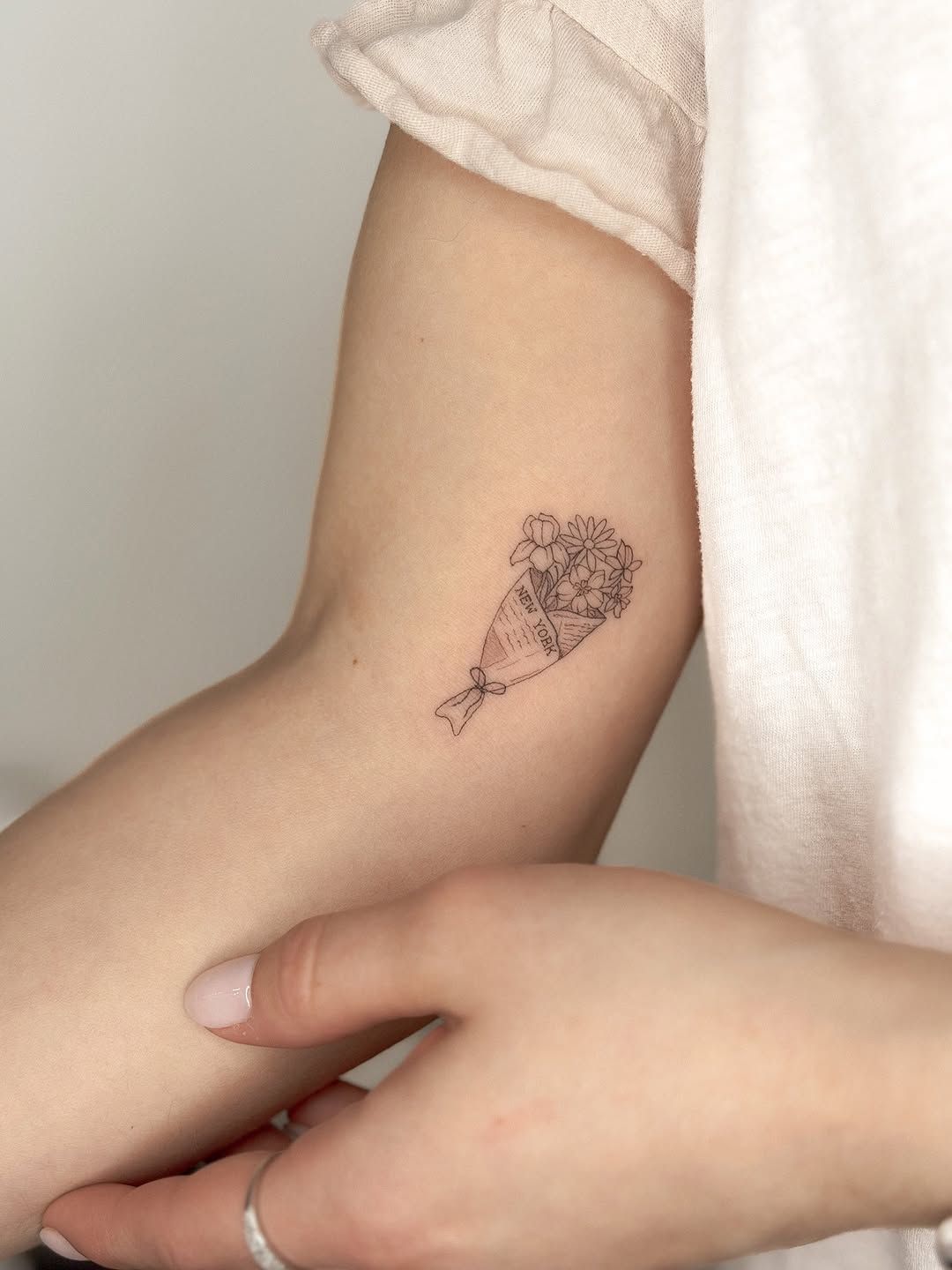 Tattoo by @yuli_tattoos β fine_line