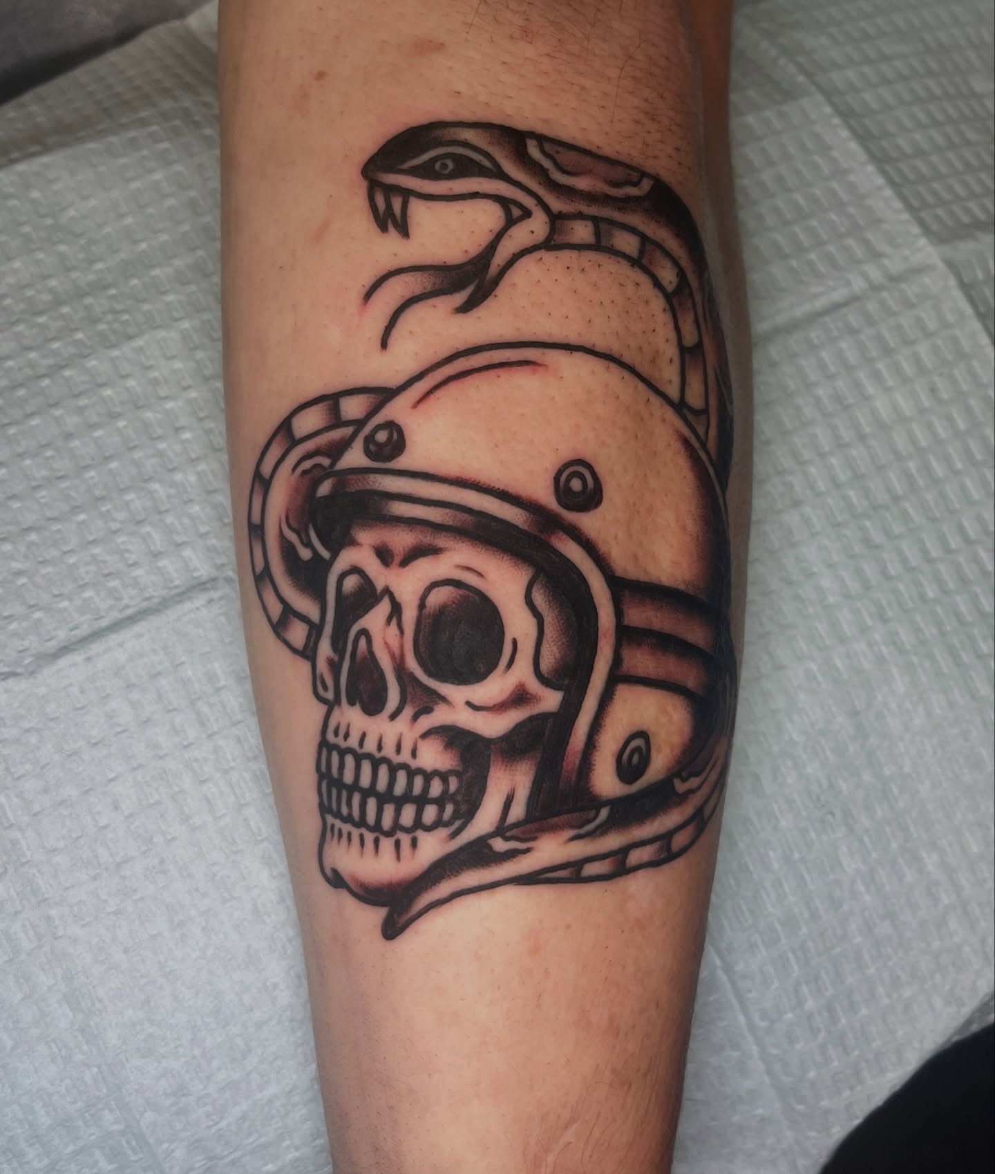 Tattoo by @bbcrla — black_and_grey