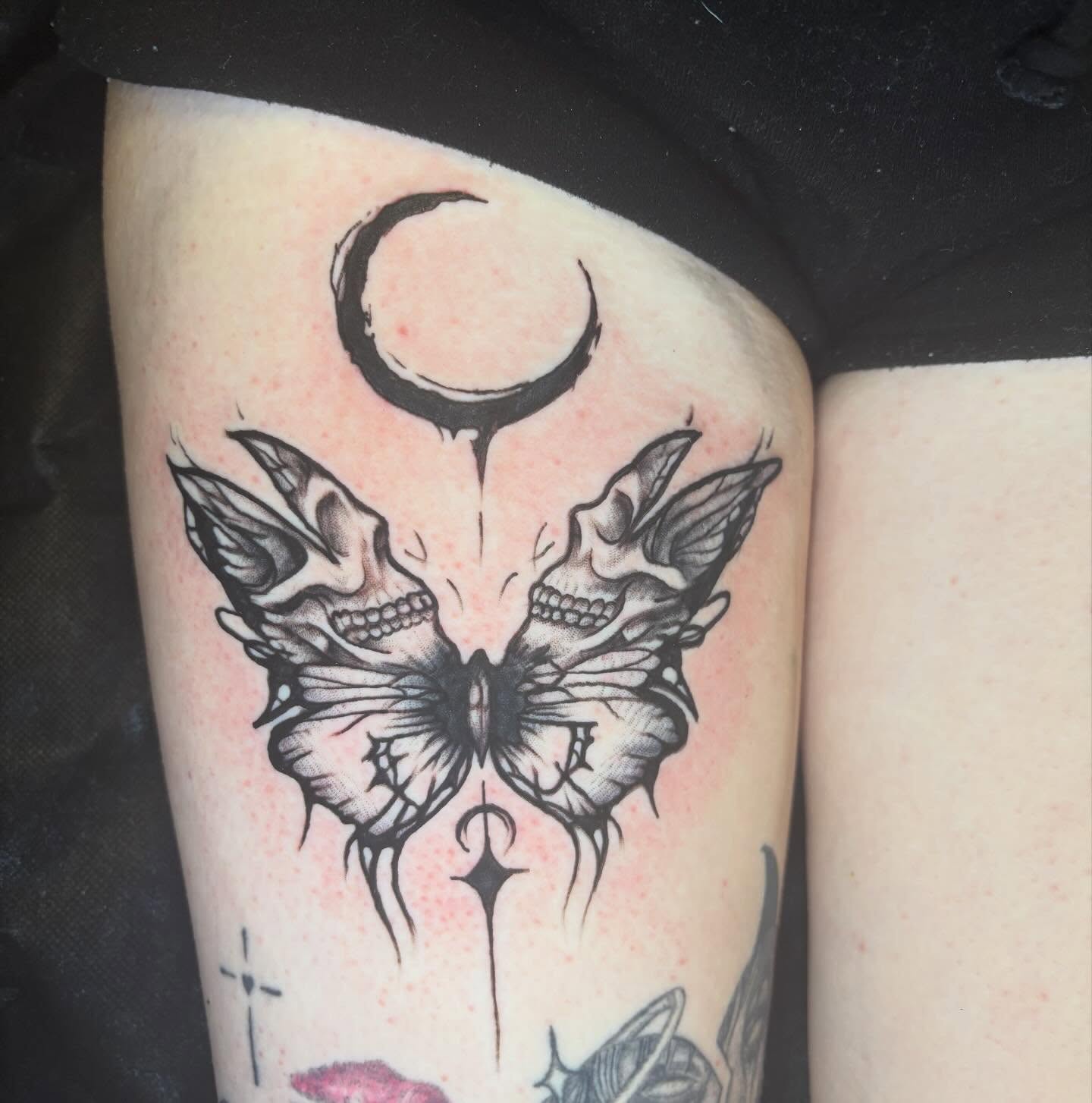Tattoo by @_mars_1300_ — black_and_grey