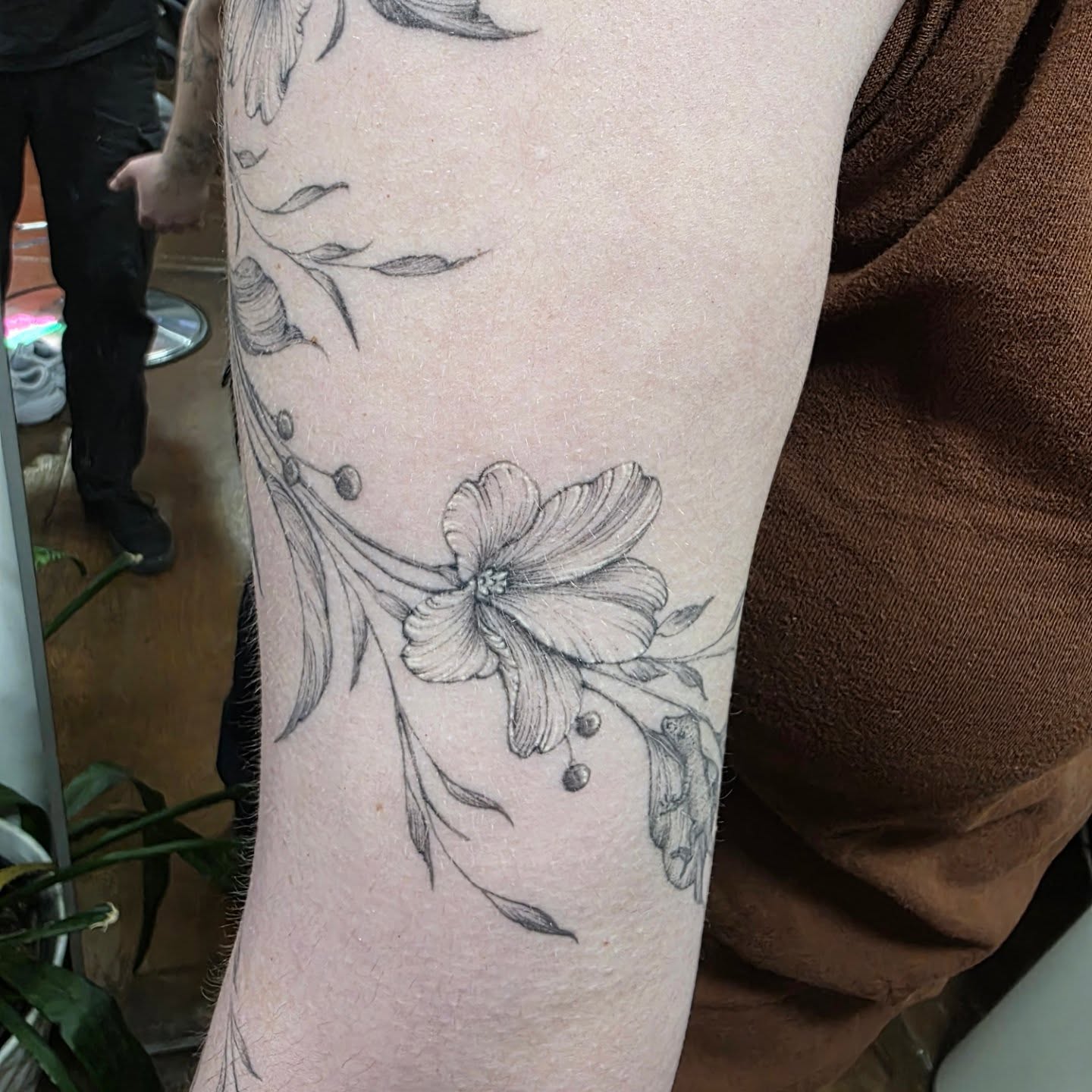 Tattoo by @asparagusnightmare — black_and_grey