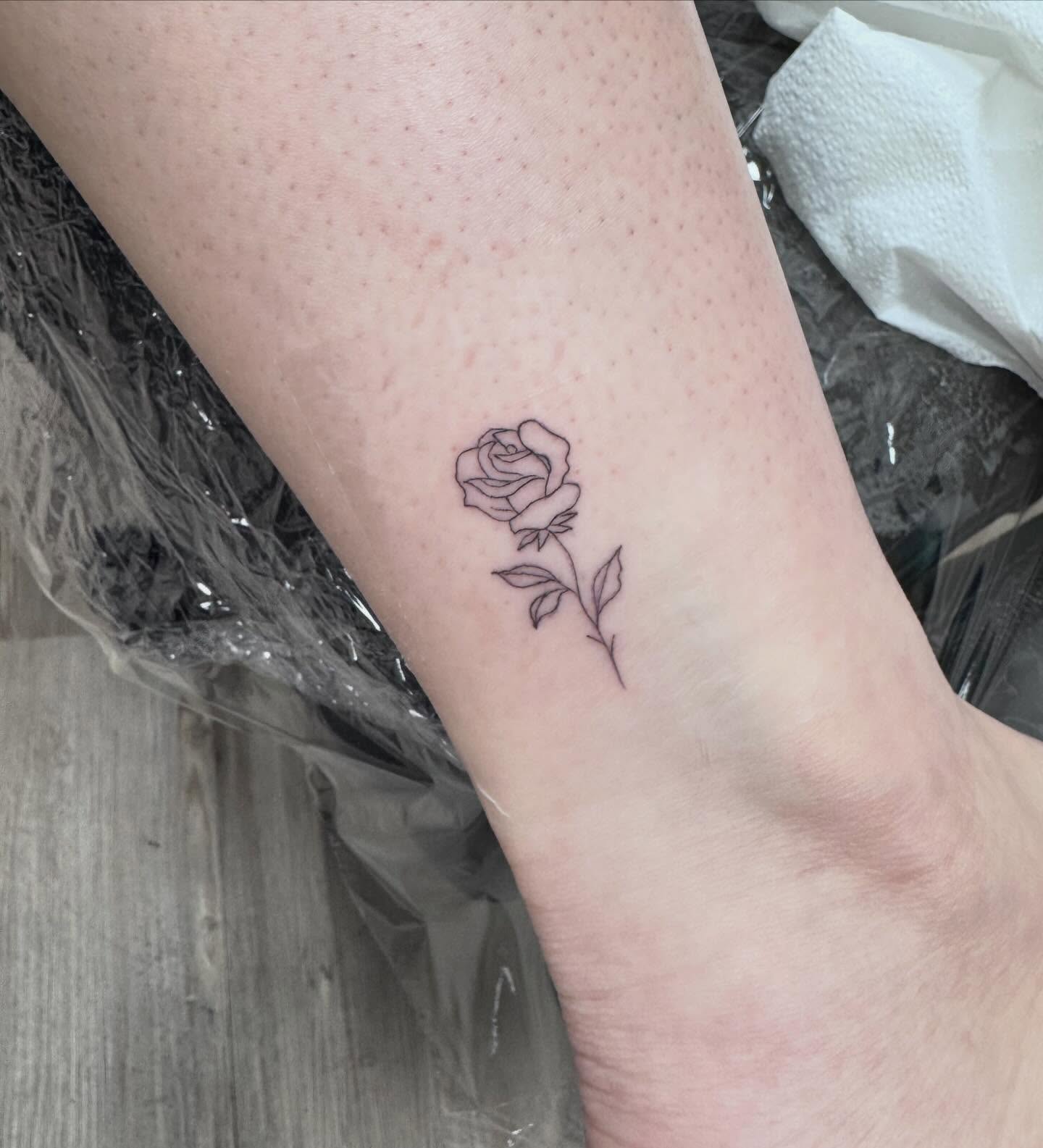 Tattoo by @savageshenise β fine_line
