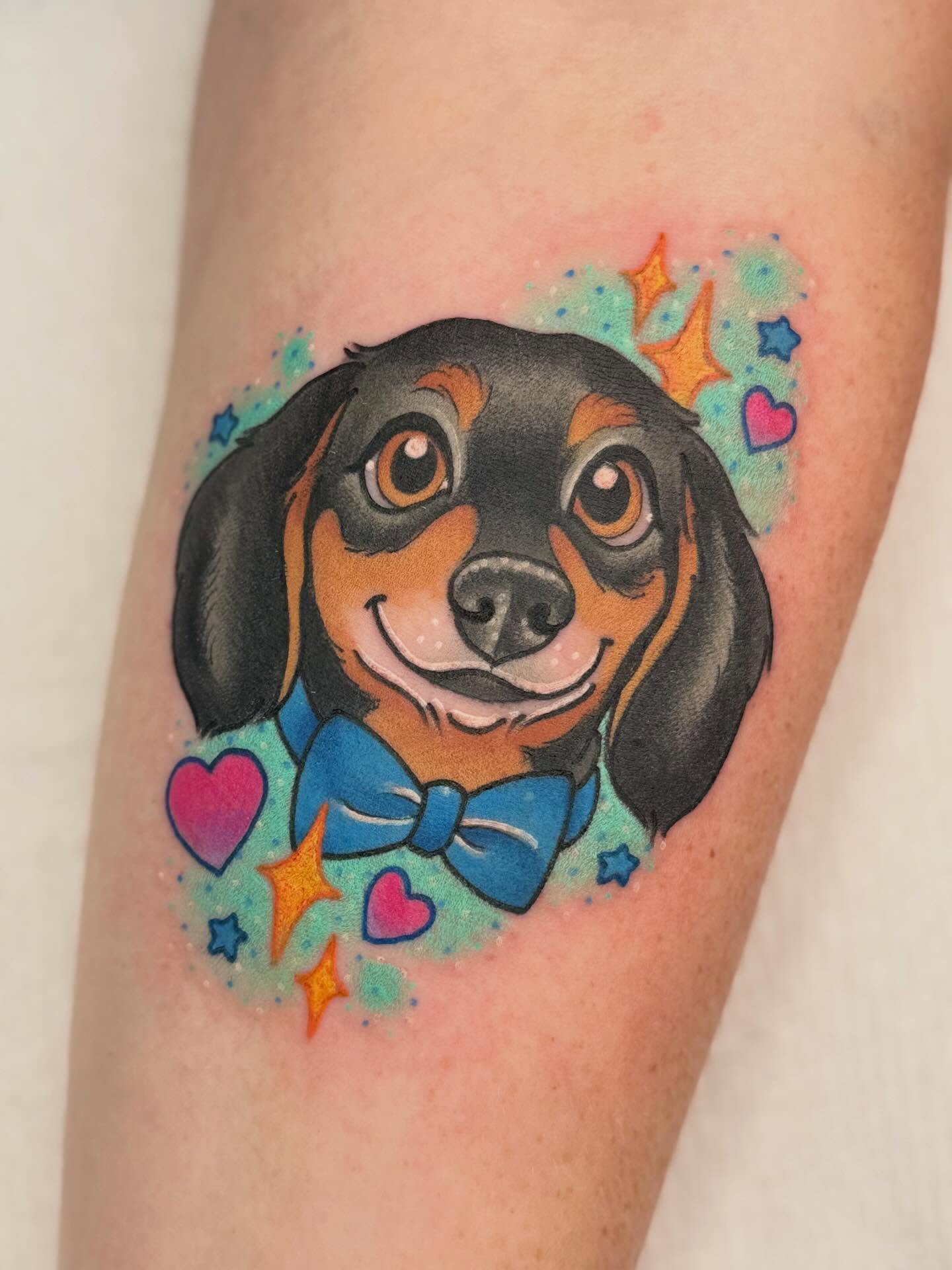 Tattoo by @glitterally.sarah — illustrative