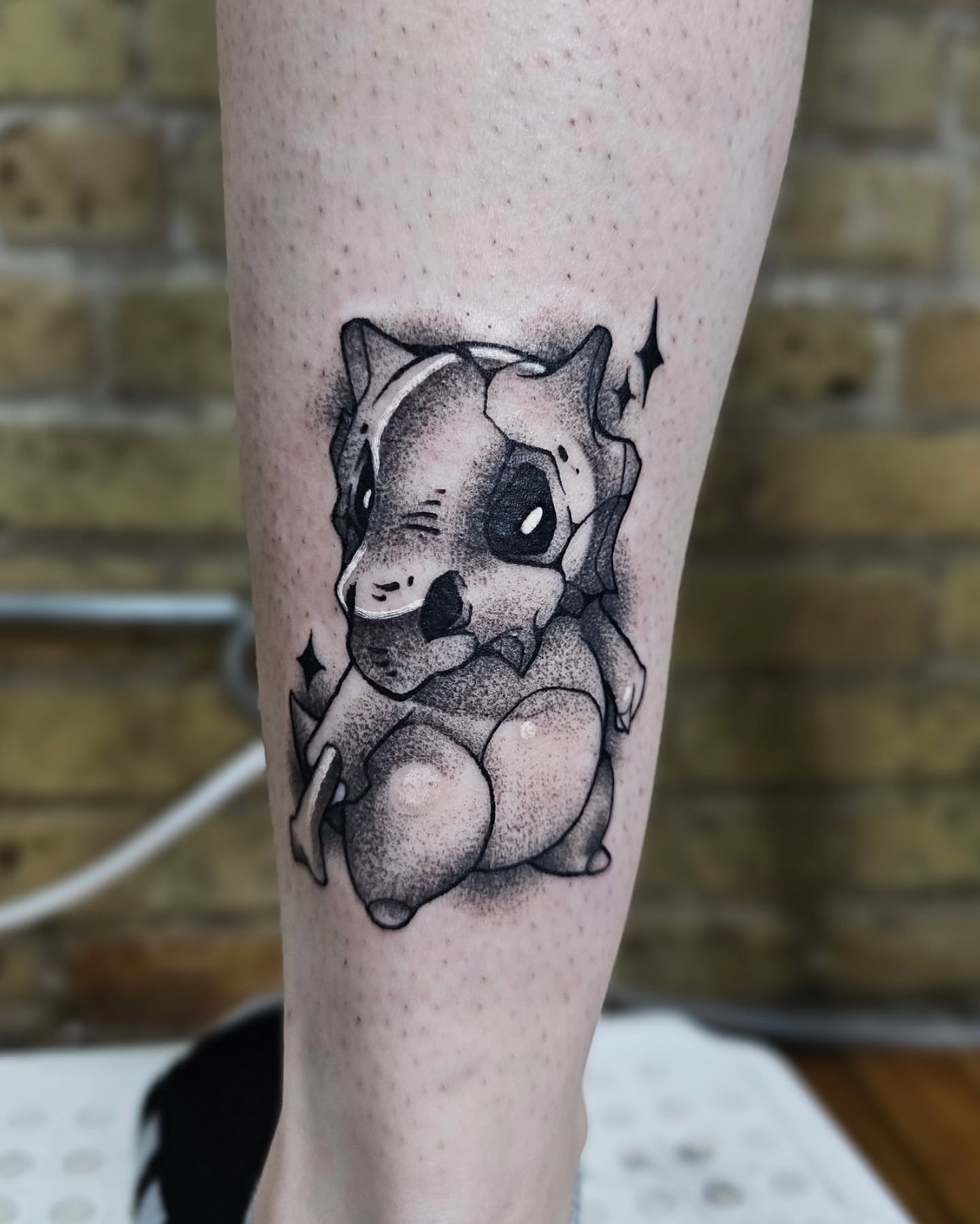 Tattoo by @alexalachutatattoos — dotwork