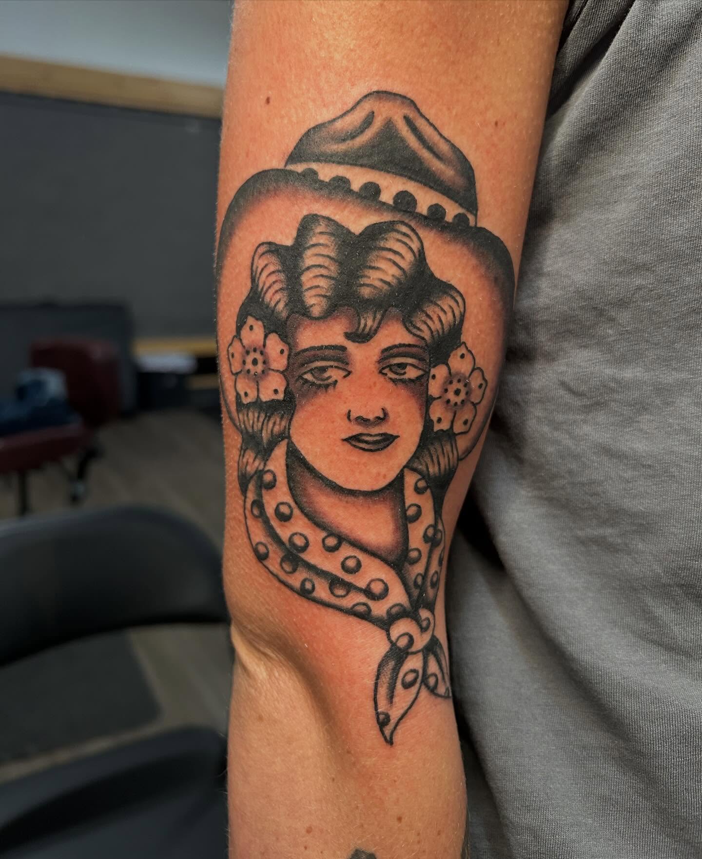 Tattoo by @donny_sinns — american_traditional