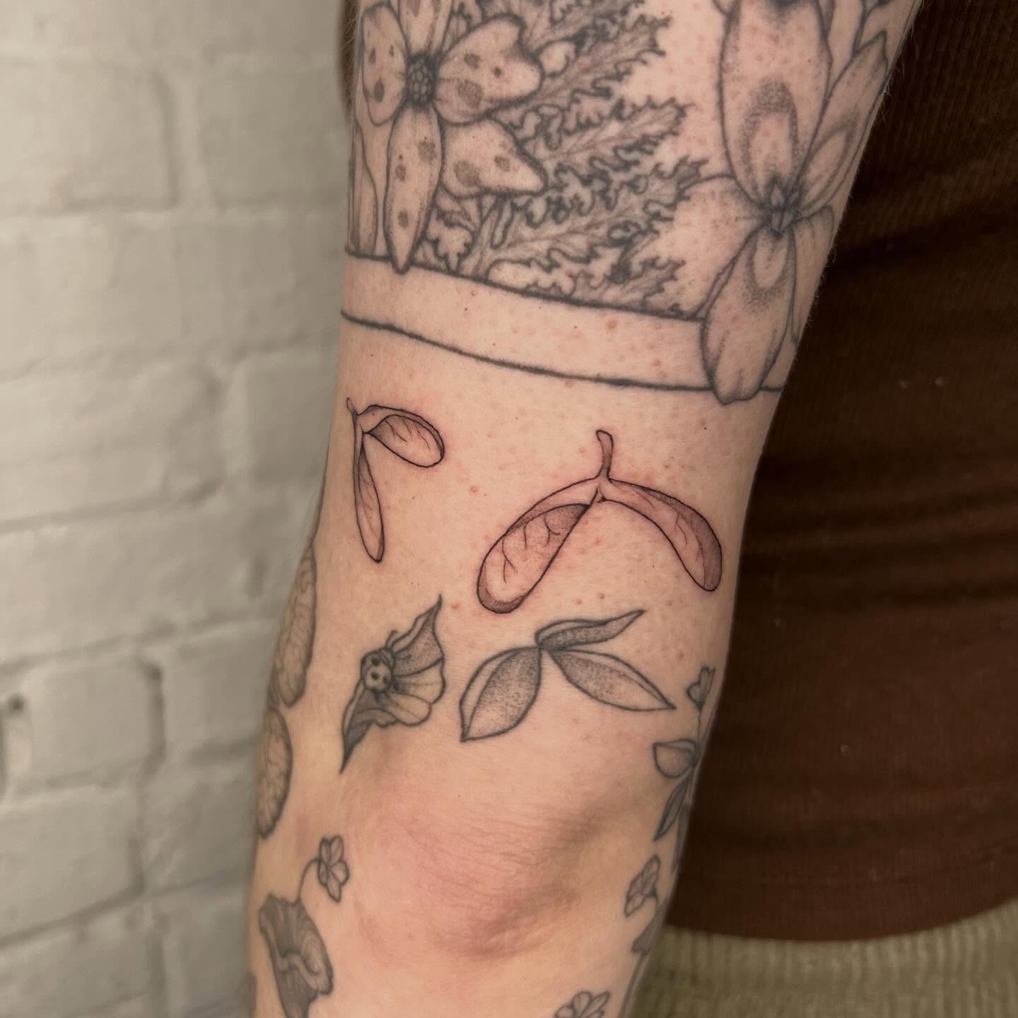 Tattoo by @robbwilsontattoos — black_and_grey