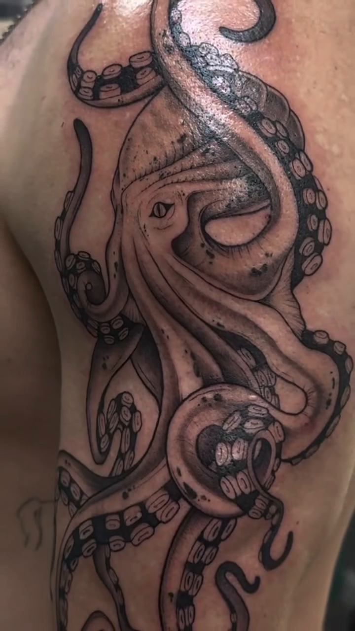 Octopus realism tattoo by Mo Dinero🎰